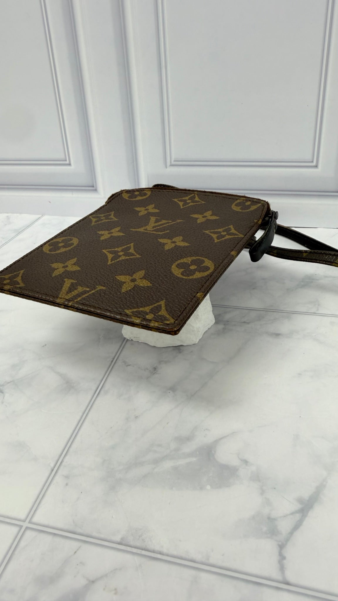 Louis Vuitton Monogram Pochette Secrete Pouch