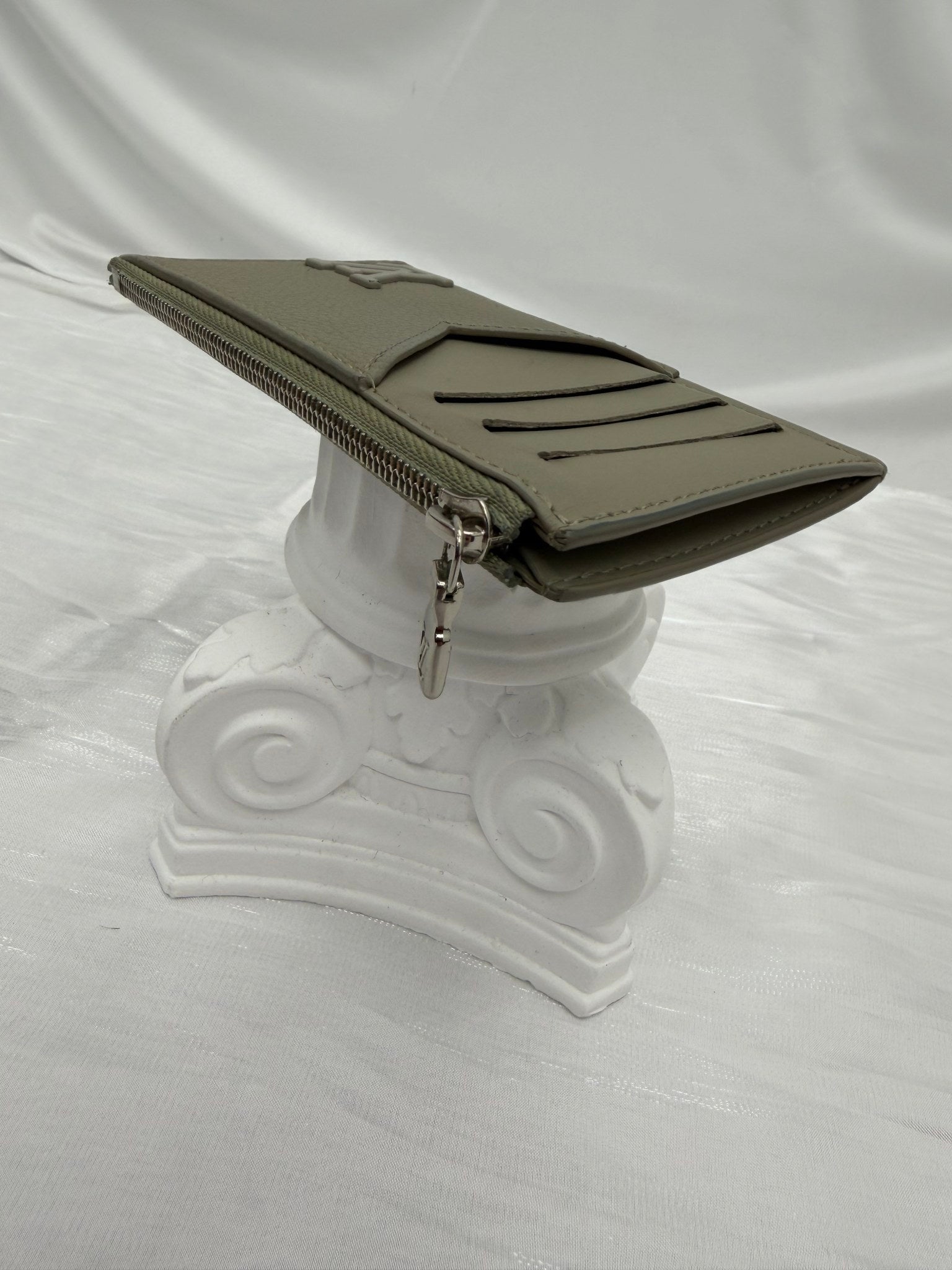 Louis Vuitton Turtledove Leather Aerogram Coin Card Case