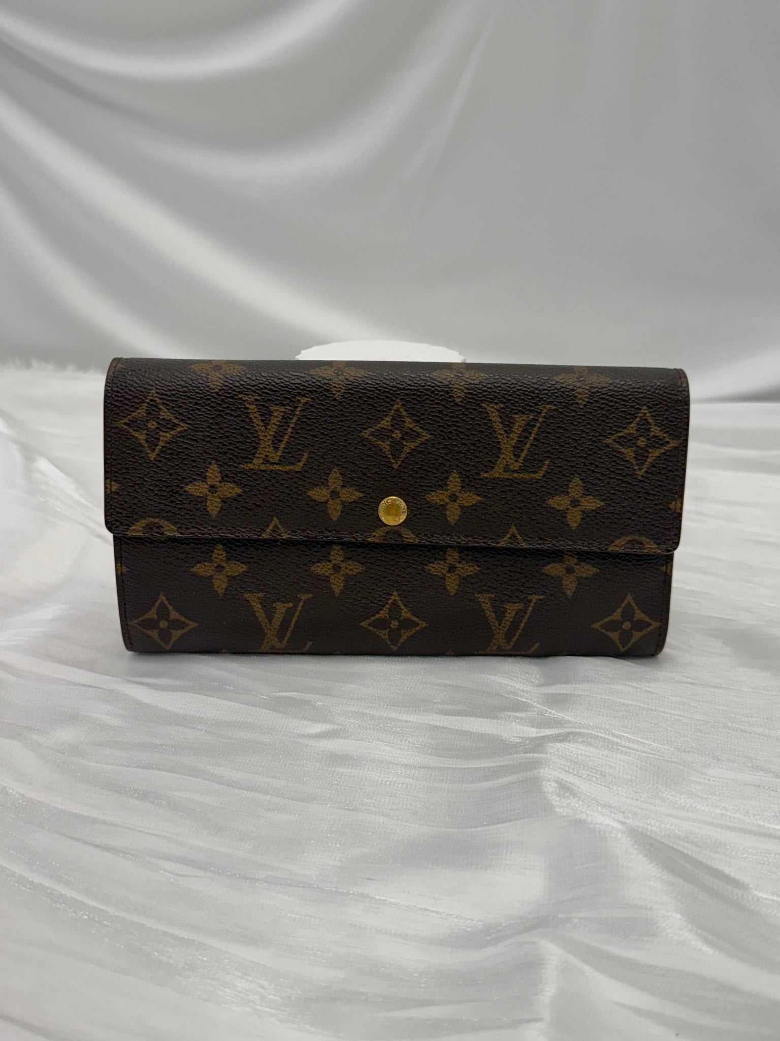Louis Vuitton Monogram Sarah Wallet