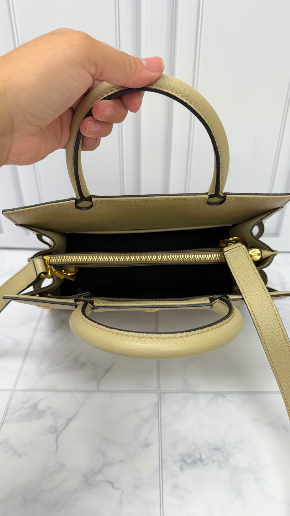 BRAND NEW - Burberry Beige Grained Leather 2Way Handbag