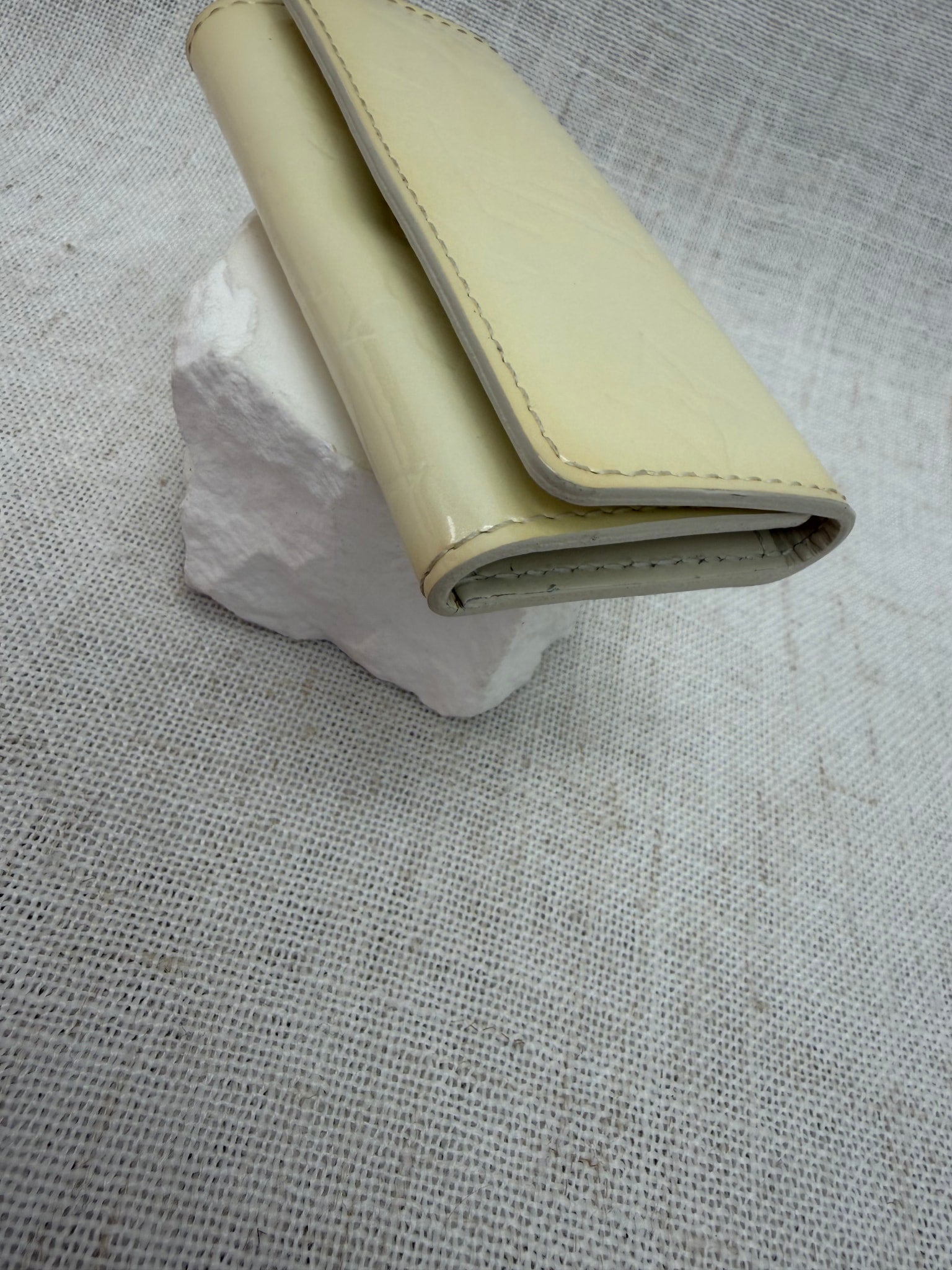 Louis Vuitton Pale Yellow Vernis 4 Key Ring Case