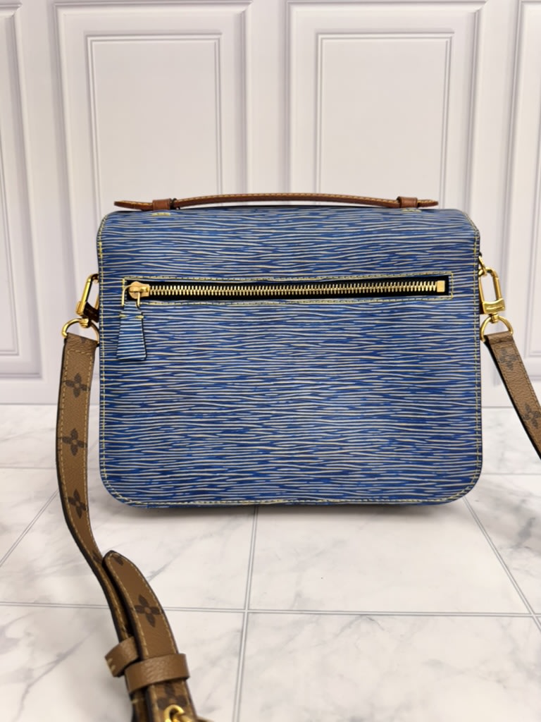 Louis Vuitton Blue Epi Pochette Métis MM