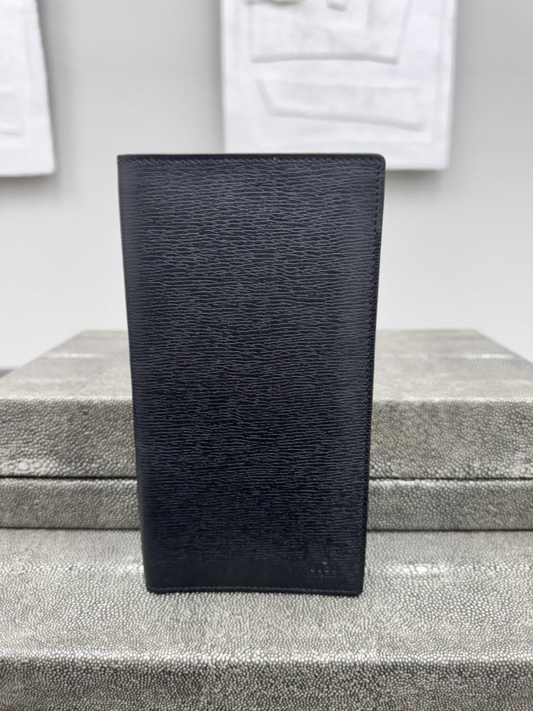 LIKE NEW - Gucci Black Leather Long Wallet