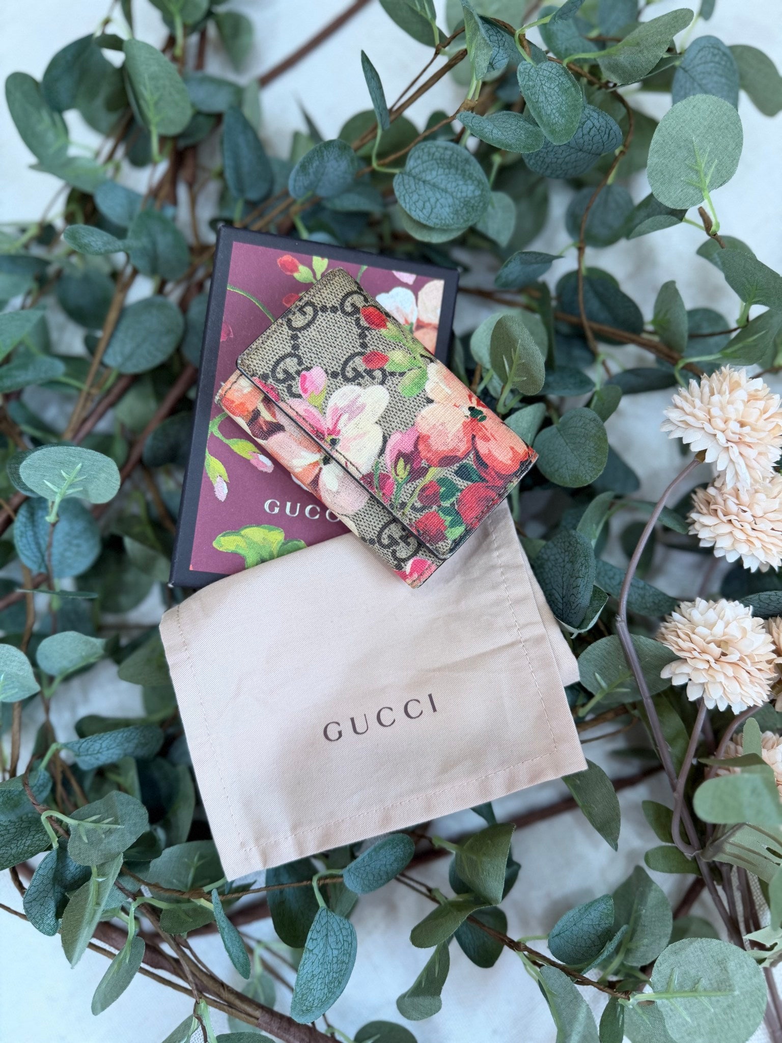 Gucci Pink Blooms Supreme Canvas 6 Key Ring Case