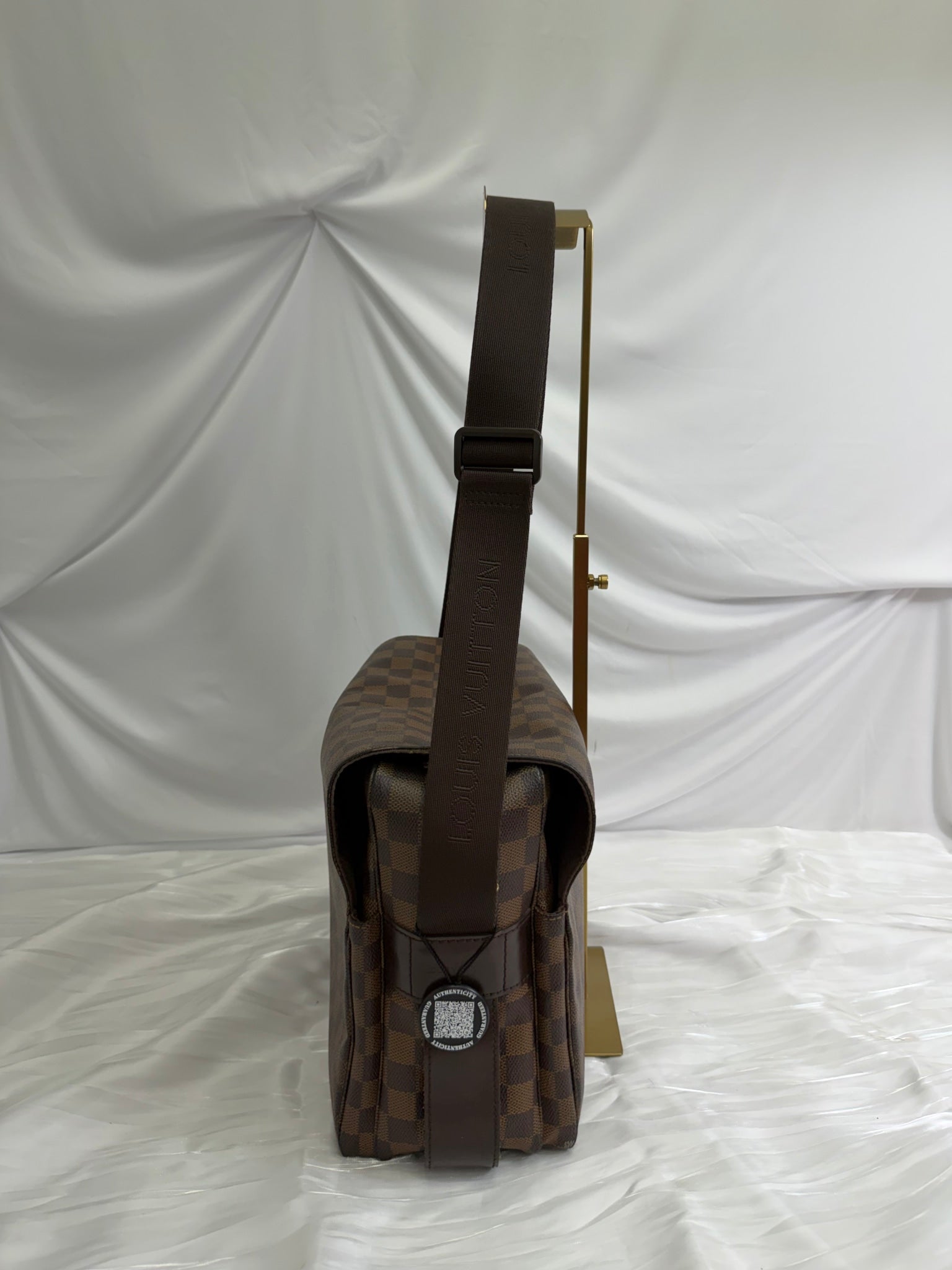 Louis Vuitton Damier Ebene Naviglio Messenger Bag