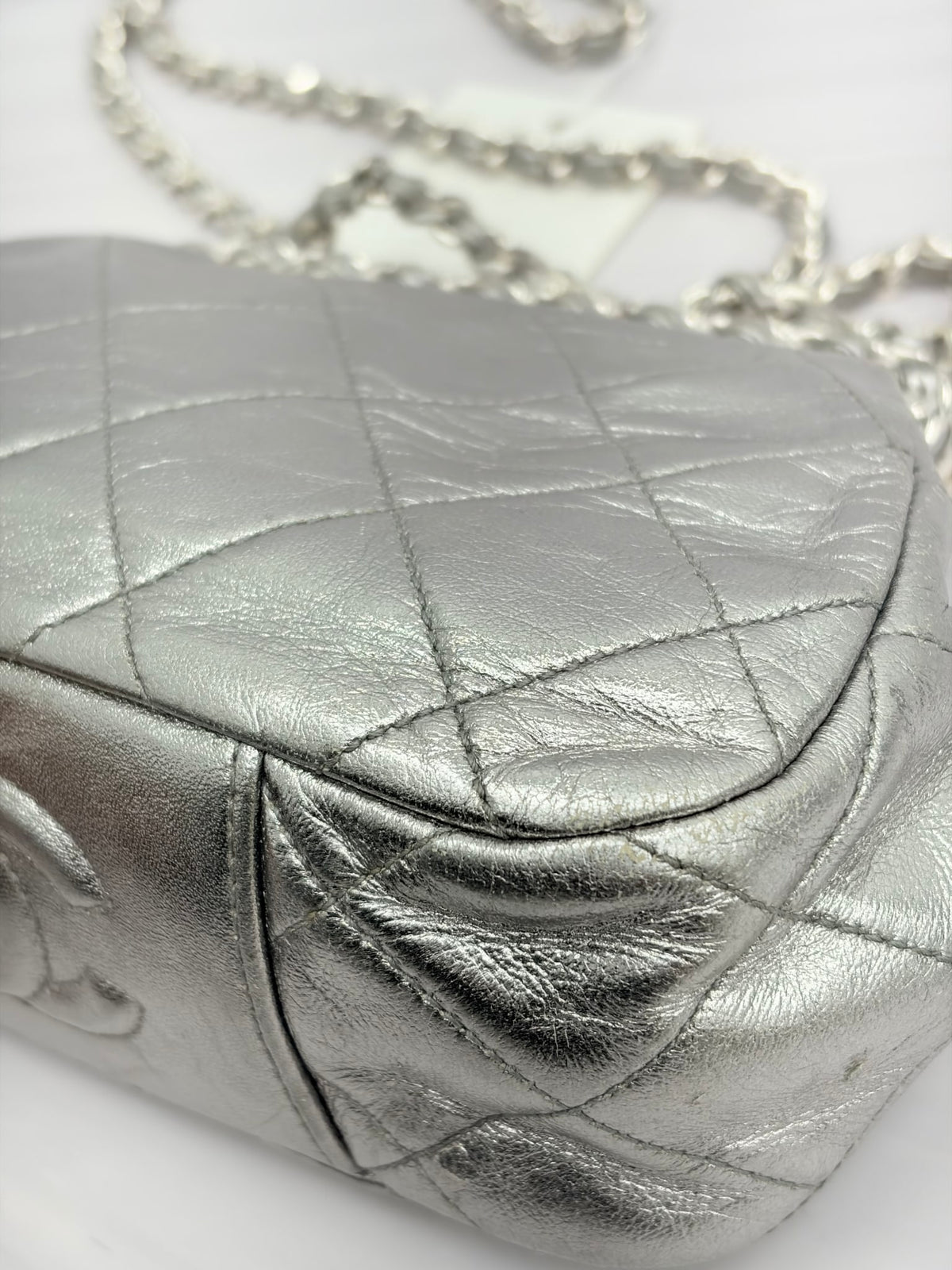 Chanel Metallic Silver Quilted Lambskin Kisslock Frame Bag