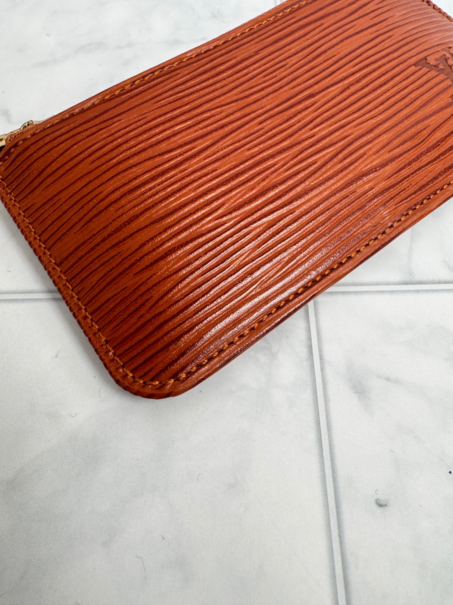 Louis Vuitton Brown Epi Leather Key Cles