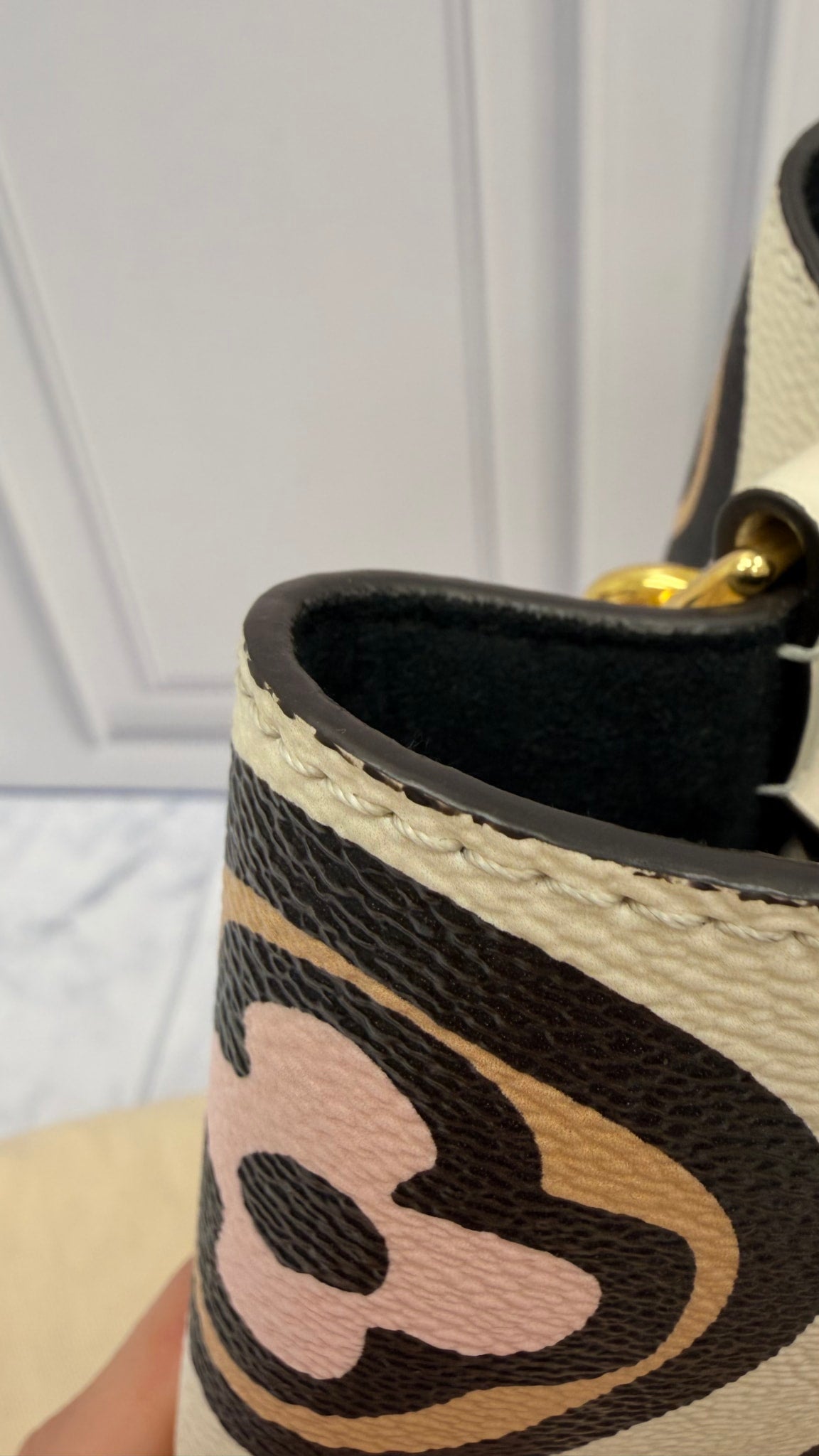 LIKE NEW - Louis Vuitton Cream Multicolor Monogram Giant NeoNoe MM