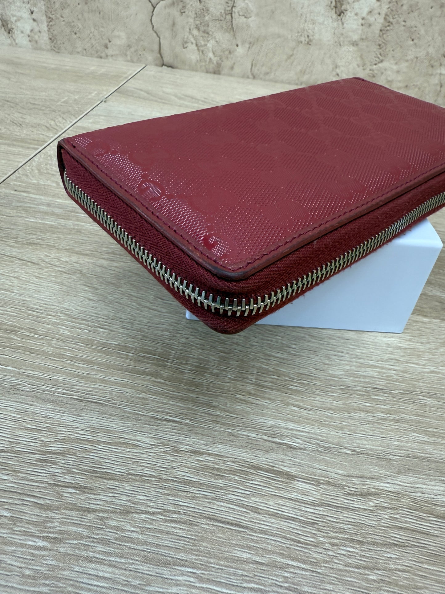 Gucci Wine Red Microguccissima Leather Zippy Wallet