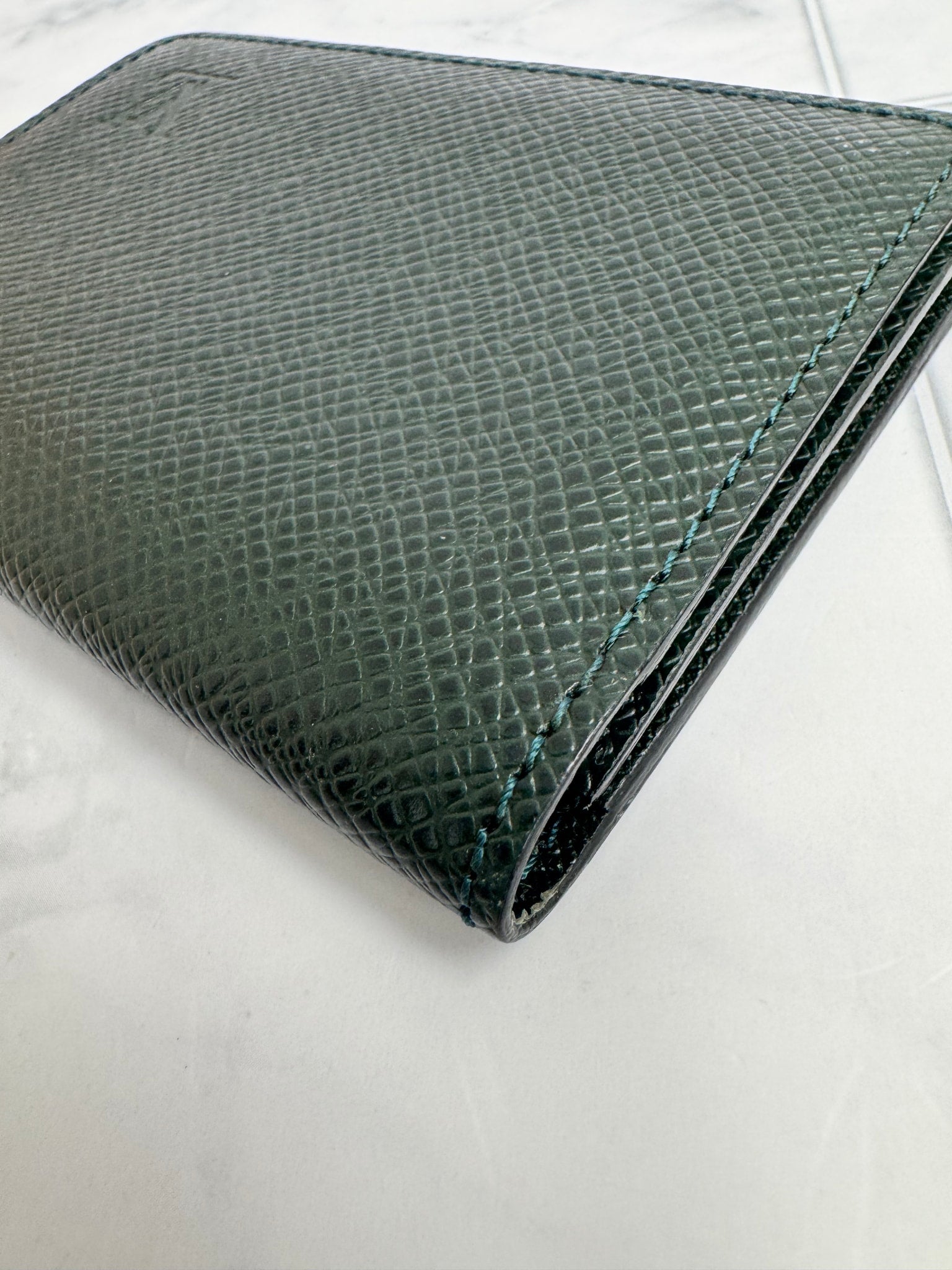 Louis Vuitton Green Taiga Leather Card Holder