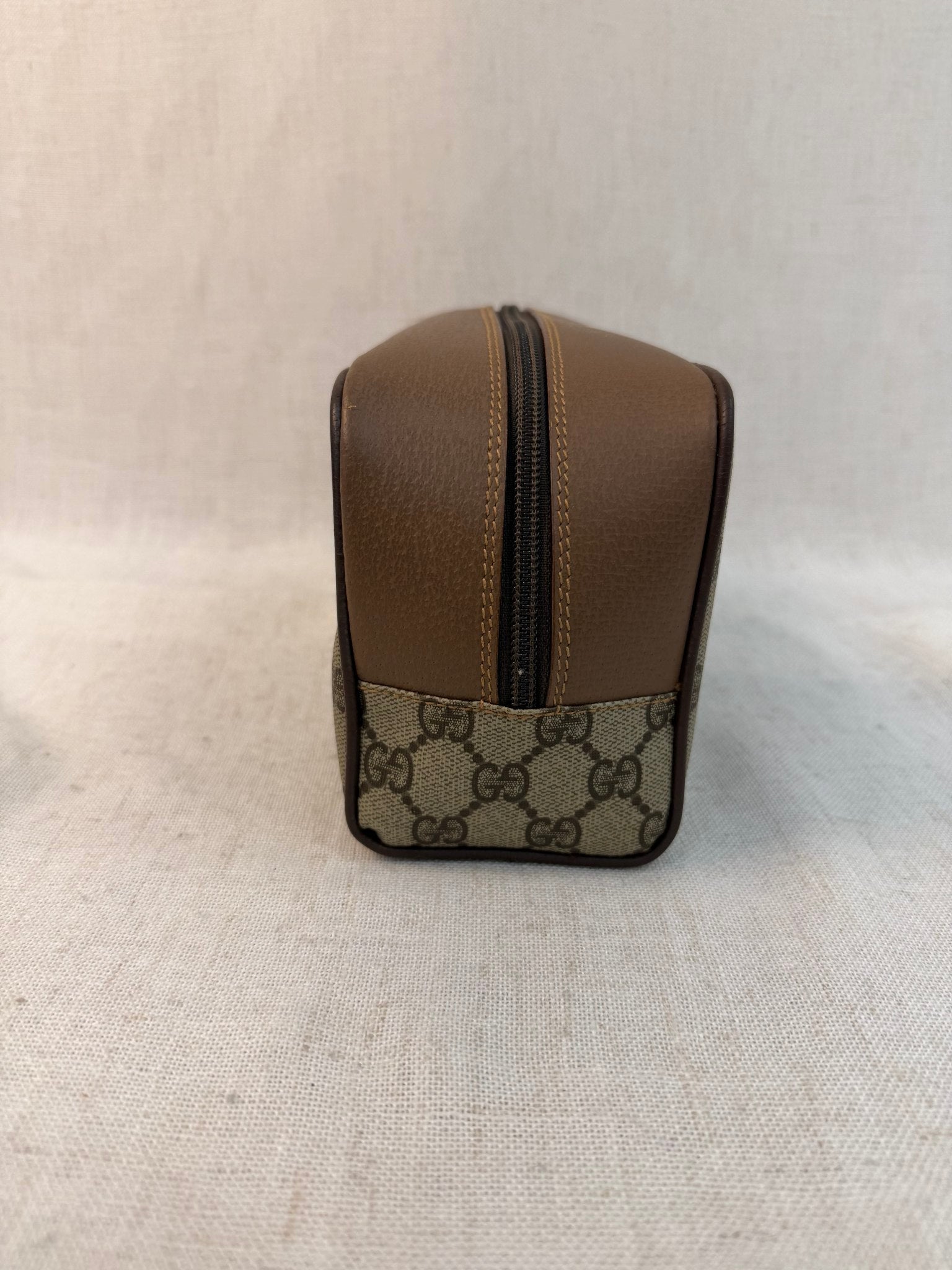 Gucci Brown Coated Canvas GG Print Vintage Toiletry Case