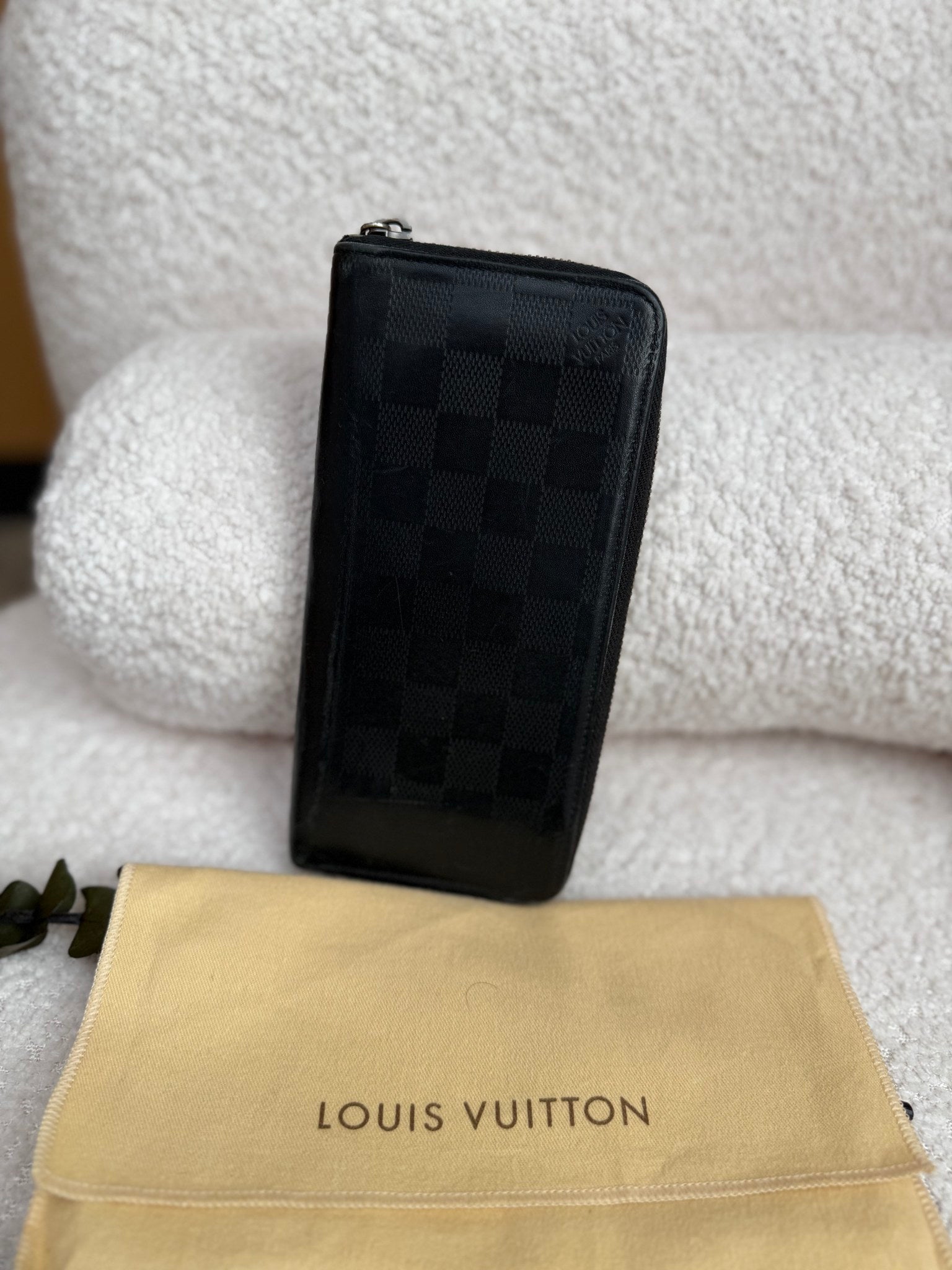 Louis Vuitton Black Damier Infini Vertical Zippy Wallet