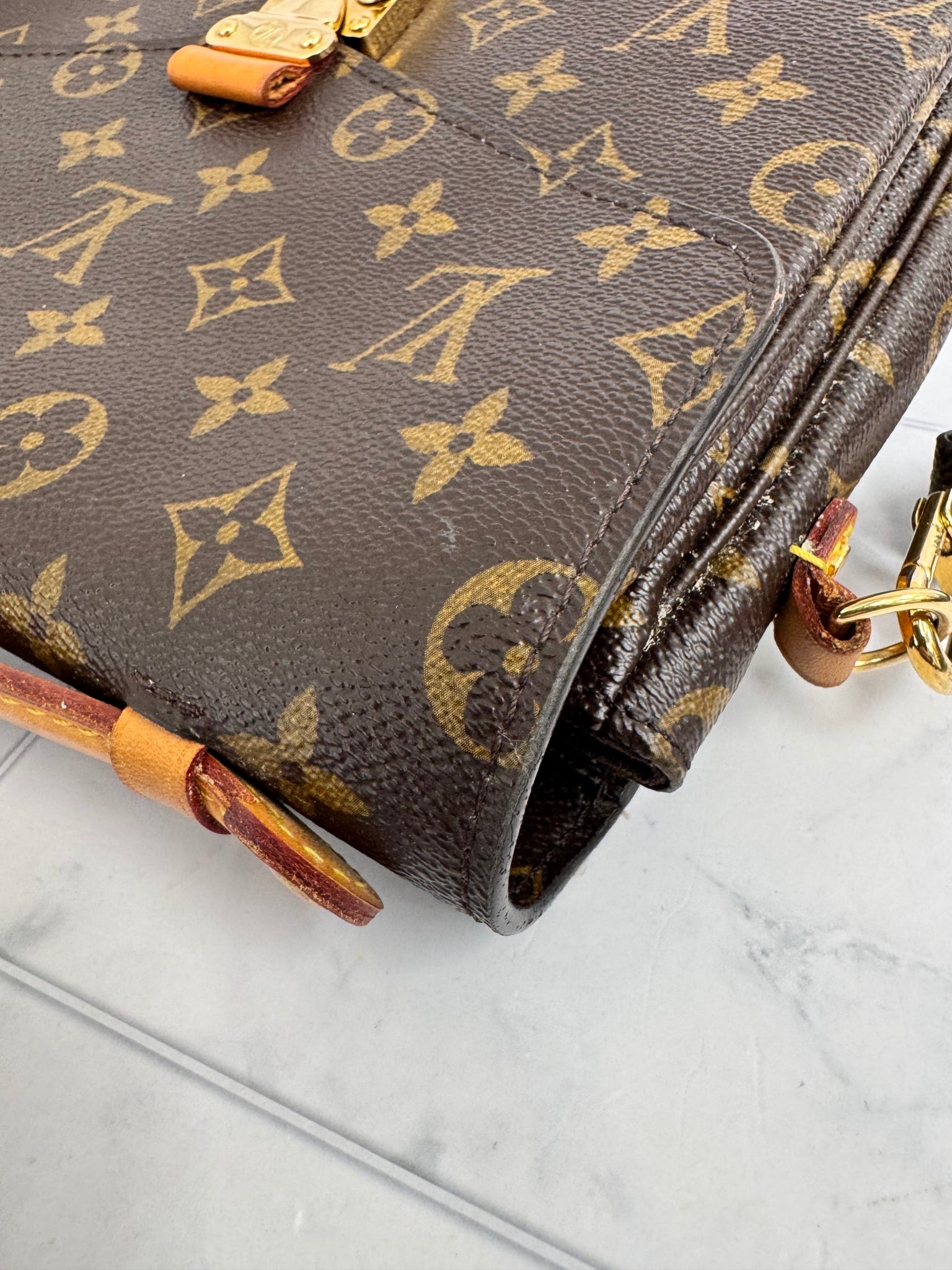 Louis Vuitton Monogram Pochette Metis Crossbody