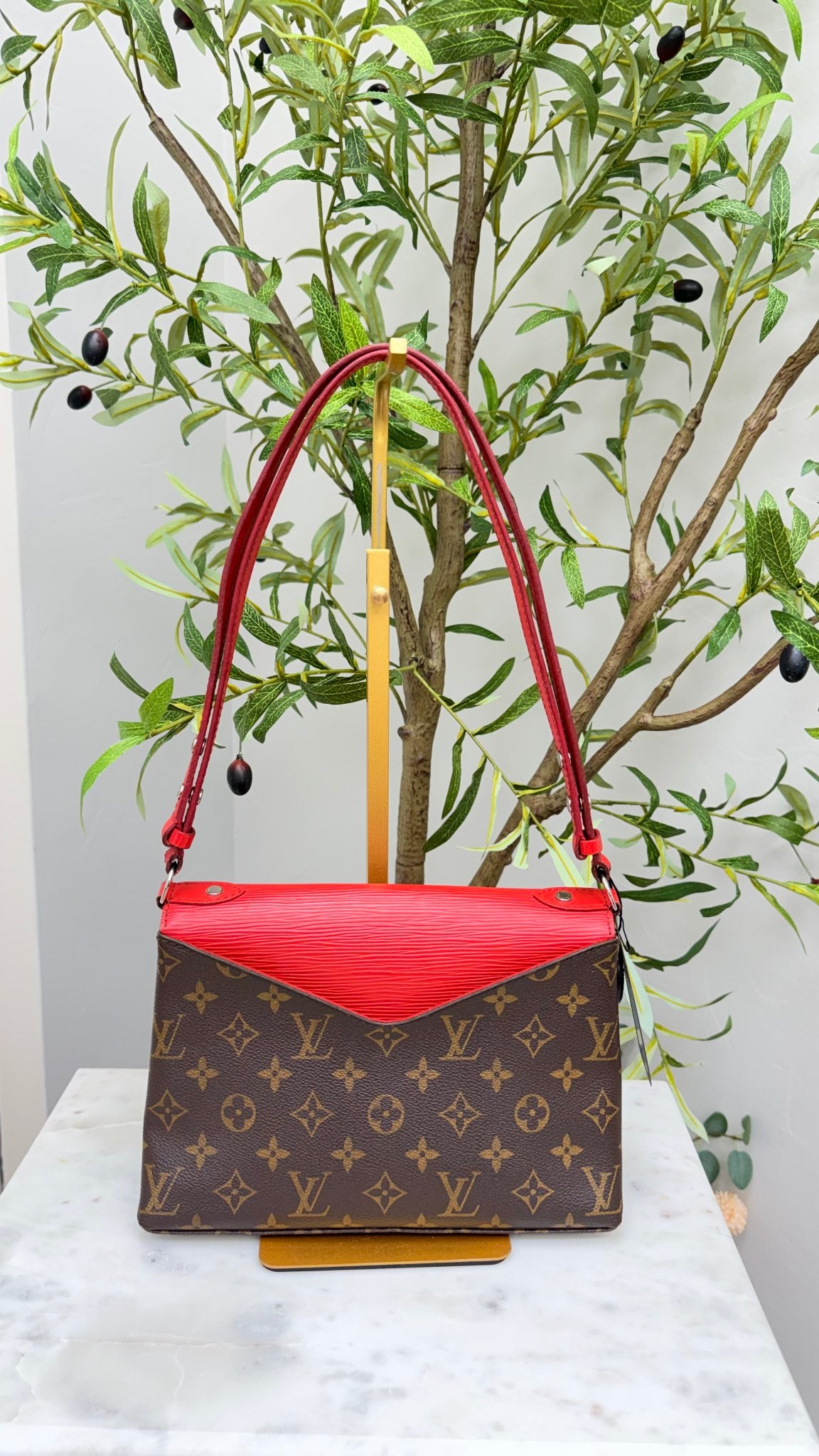 Louis Vuitton Red Monogram Epi Leather Saint Michel Shoulder bag