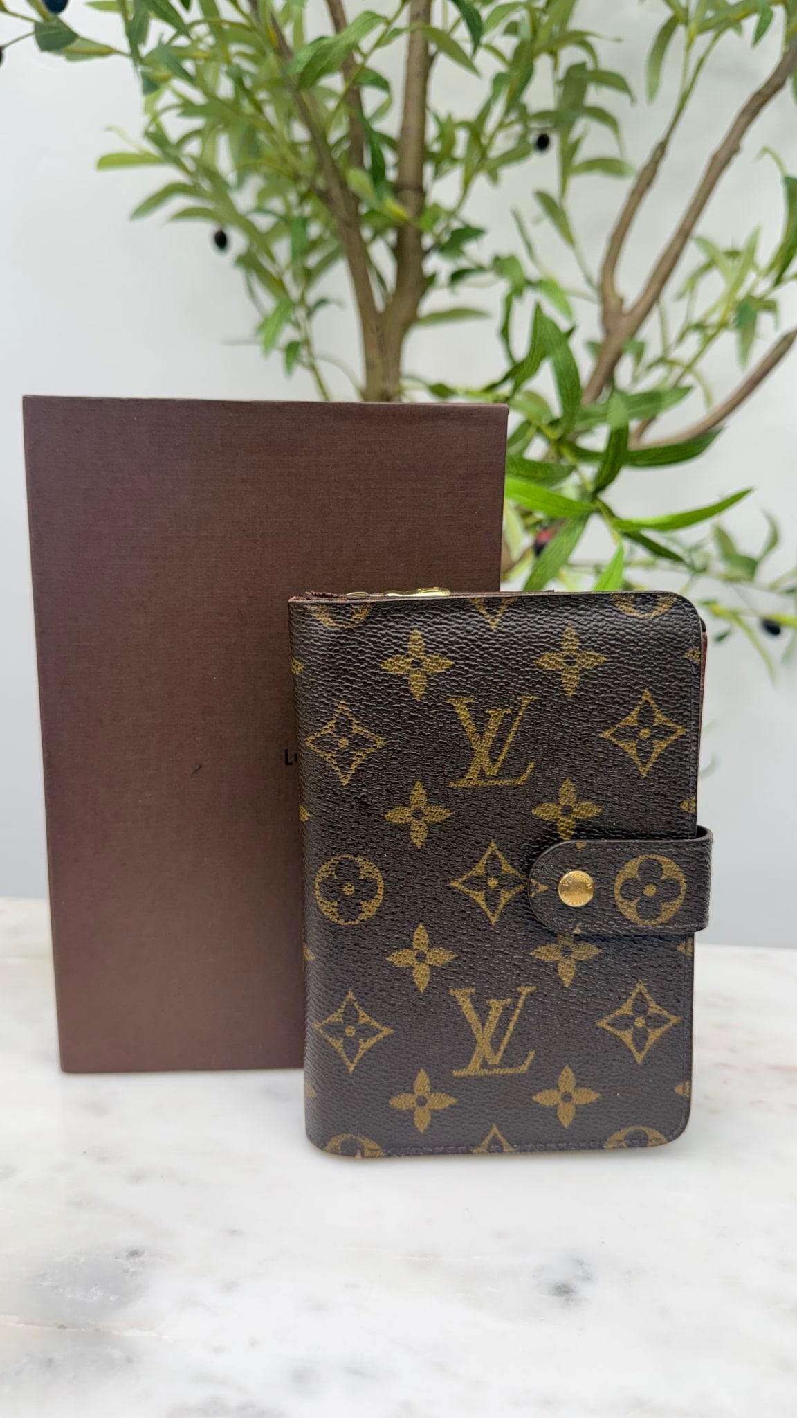 Louis Vuitton Monogram Porte Papier Zippy Bifold Wallet