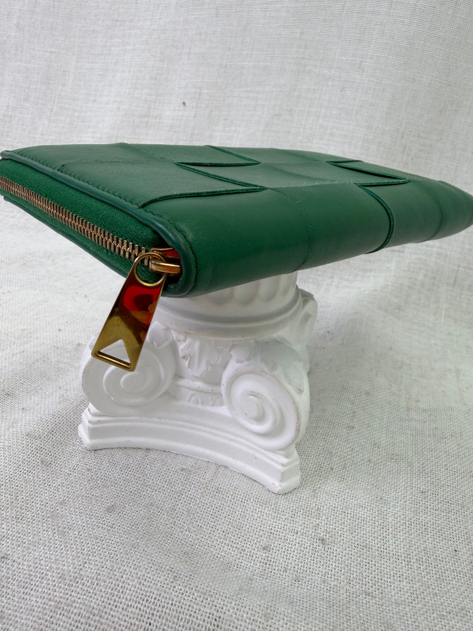 Bottega Veneta Green Leather Cassette Zippy Wallet