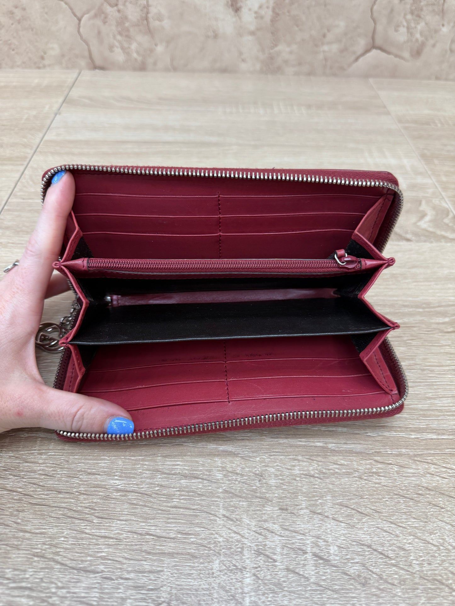 Gucci Wine Red Microguccissima Leather Zippy Wallet