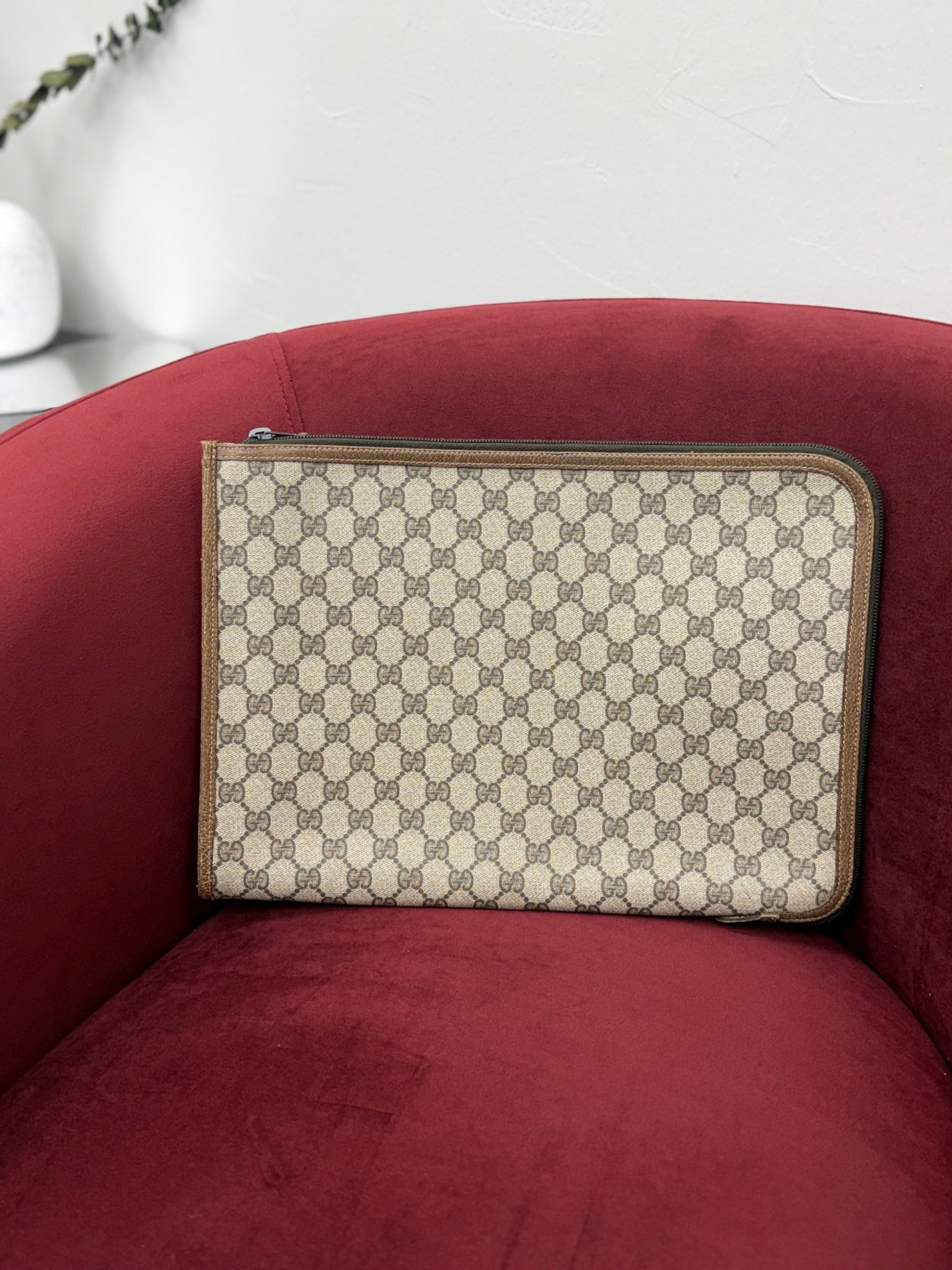 Gucci GG Supreme Canvas Documents Case