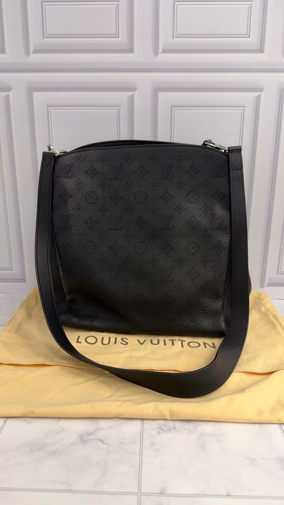 Louis Vuitton Black Mahina Leather Babylone PM Shoulder Bag