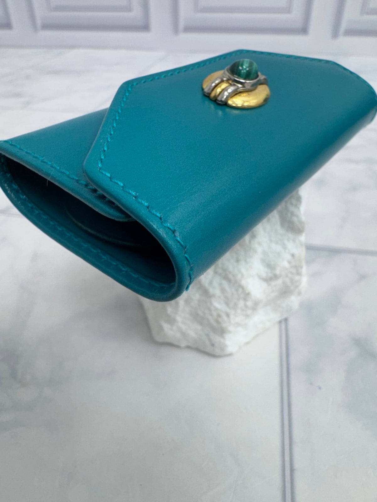 LIKE NEW - Gucci Teal 4 Ring Key Case