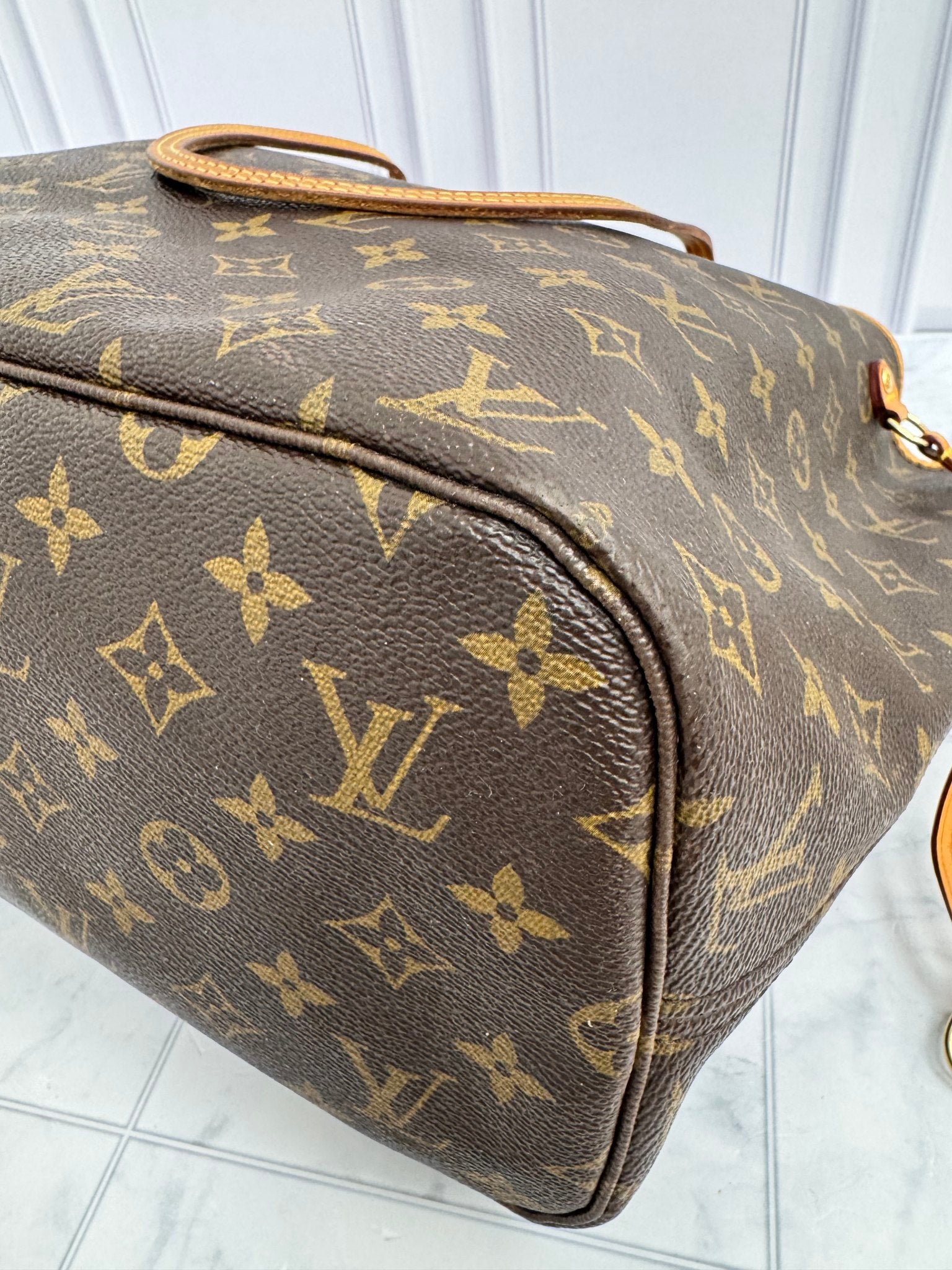Louis Vuitton Monogram Neverfull MM Tote Bag