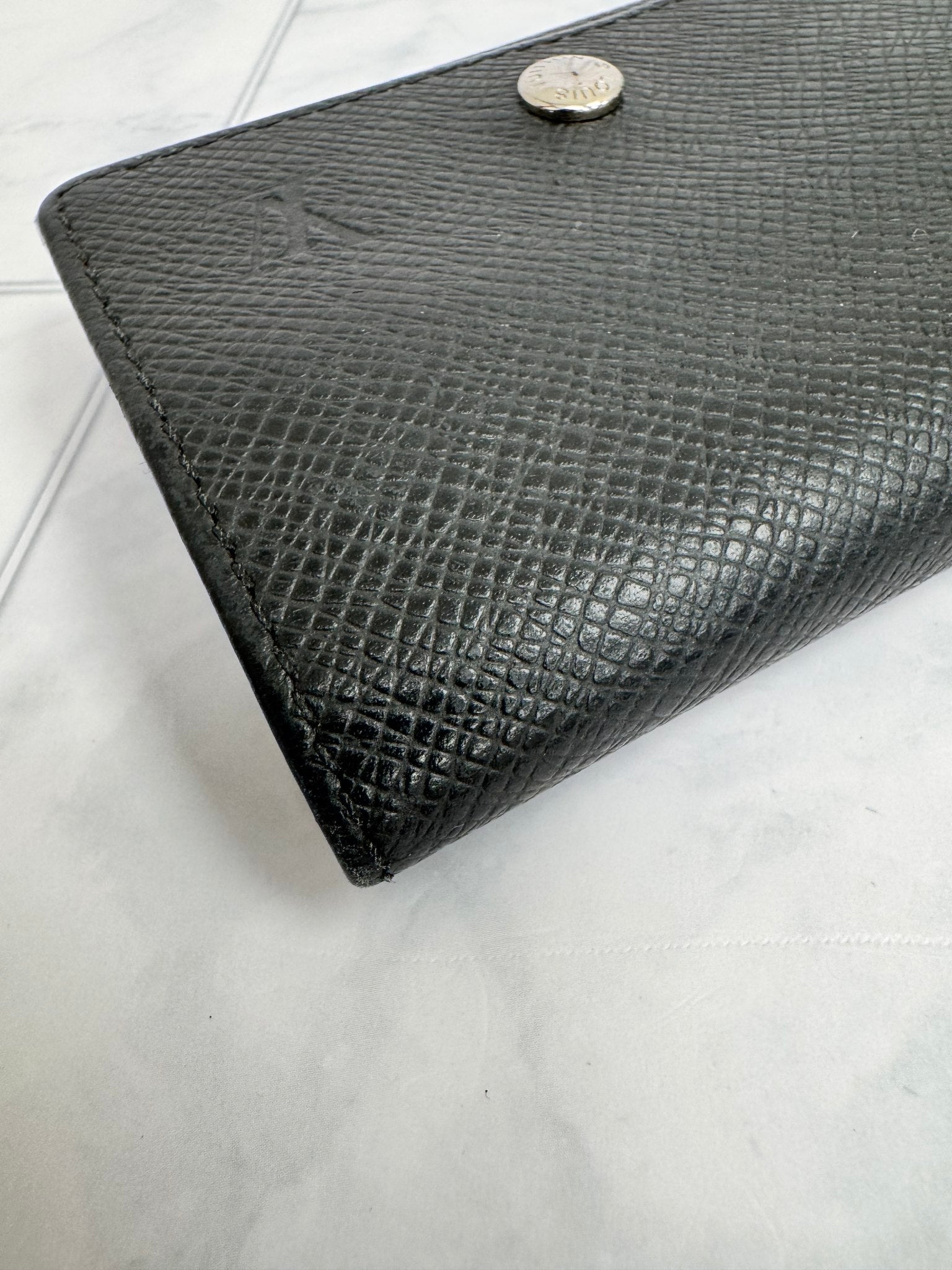 Louis Vuitton Black Taiga Leather Serguei Compact Wallet