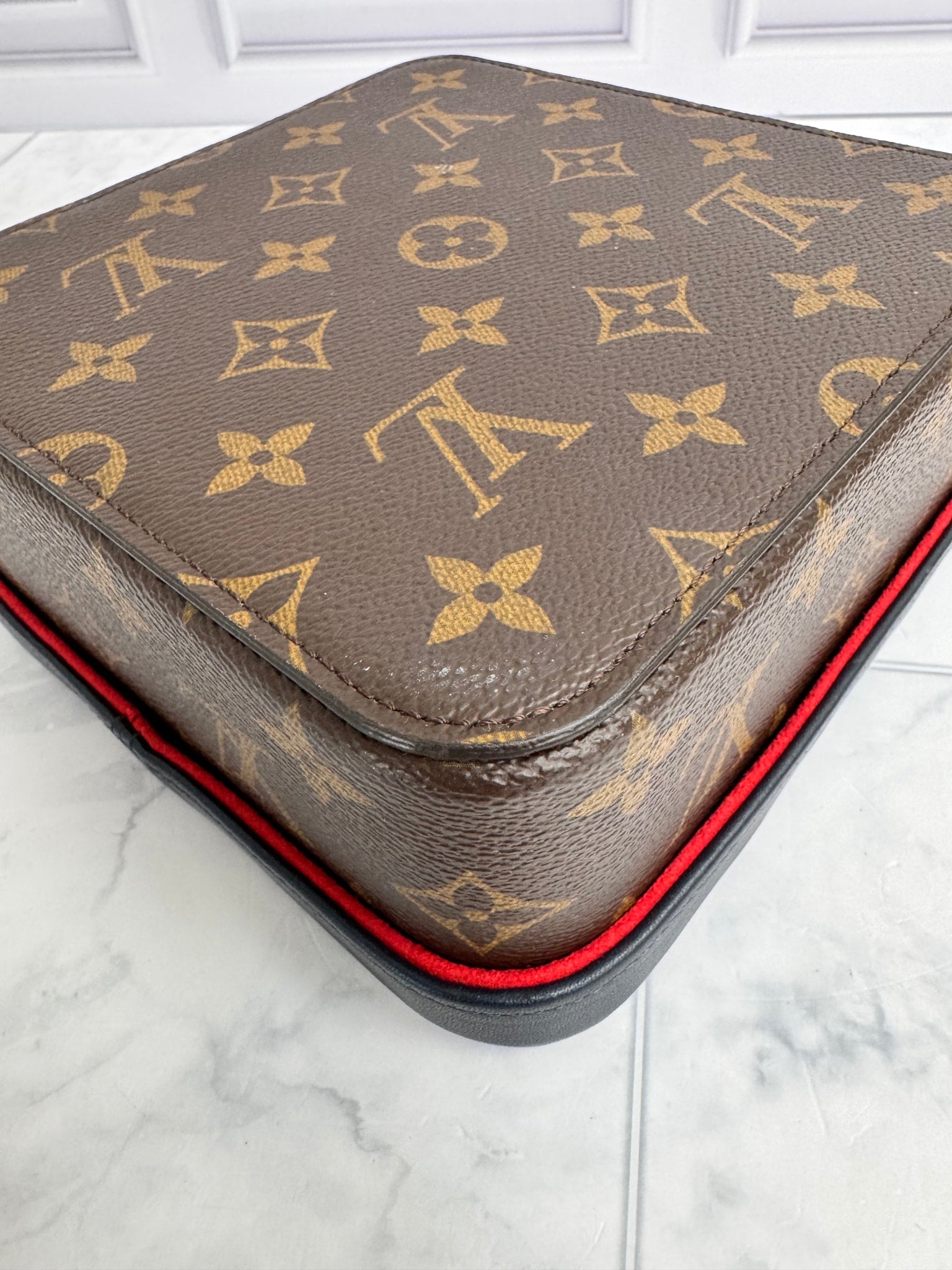 Louis Vuitton Monogram And Navy Leather Boîte Camille Accessory Case GM