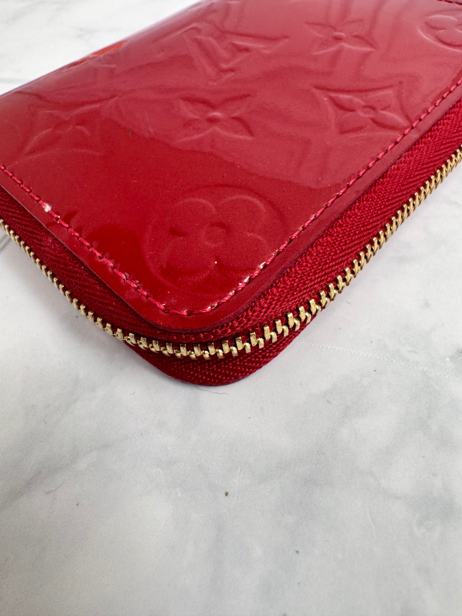 Louis Vuitton Red Vernis Monogram Zippy Compact Wallet