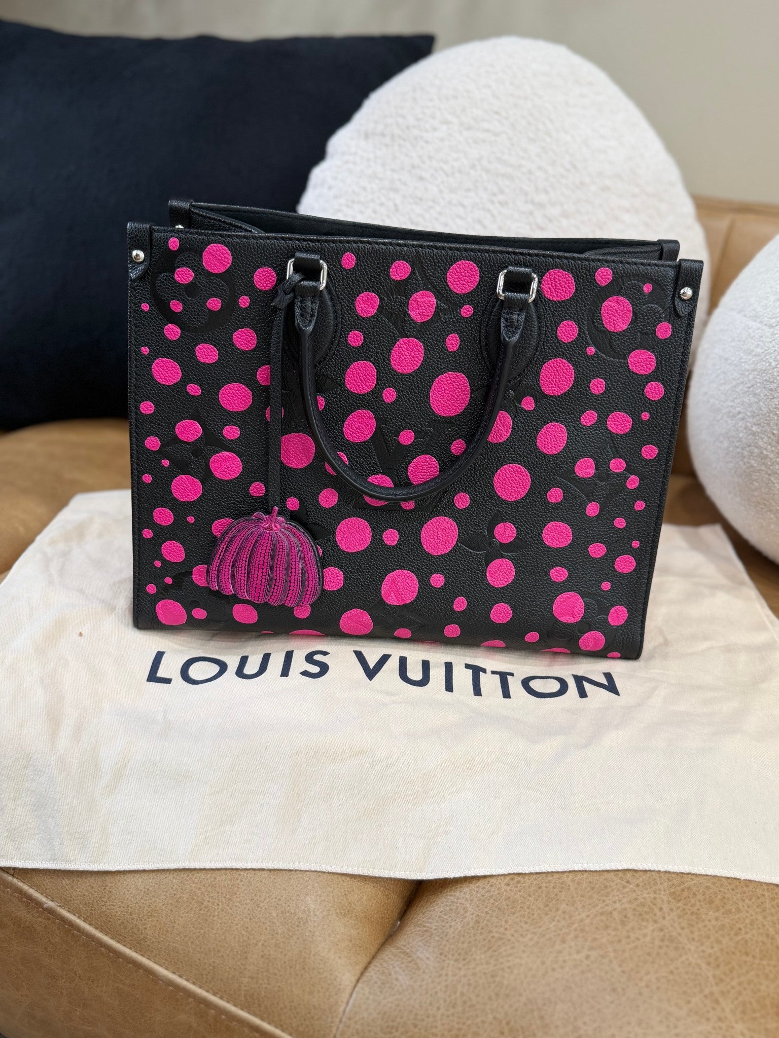 Louis Vuitton x Kusama Black & Pink Infinity Dots Empreinte OnTheGo MM