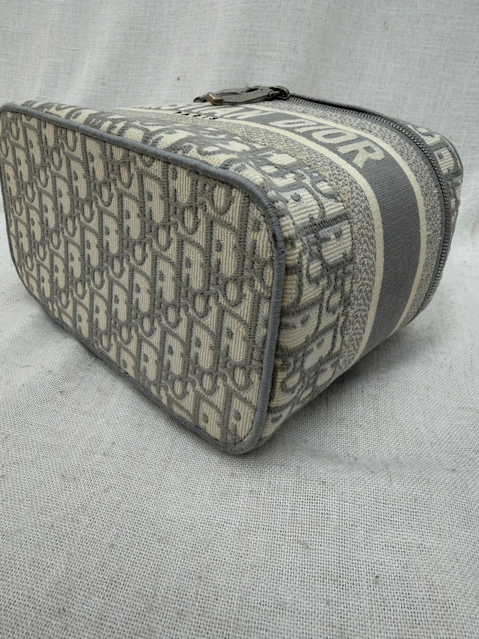 Christian Dior Grey Obilque Diortravel Vanity