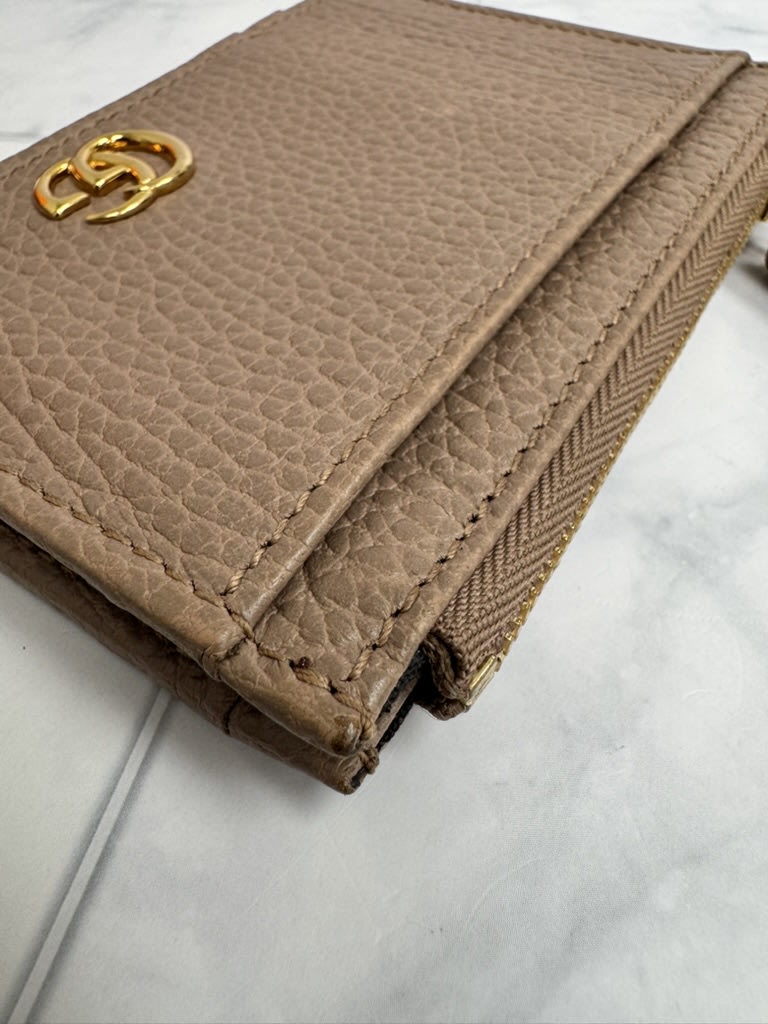Gucci Light Brwon Pebbled Leather GG Marmont Zip Card Case