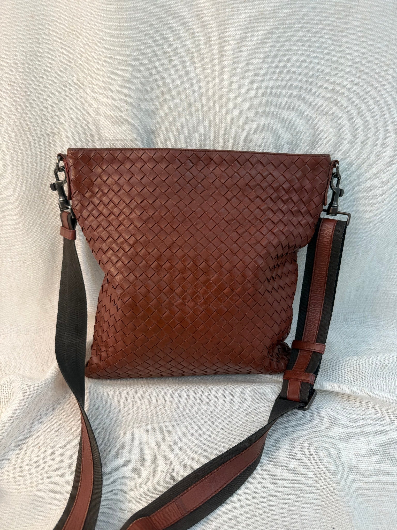 Bottega Veneta Rust Leather Intrecciato Messenger Shoulder Bag
