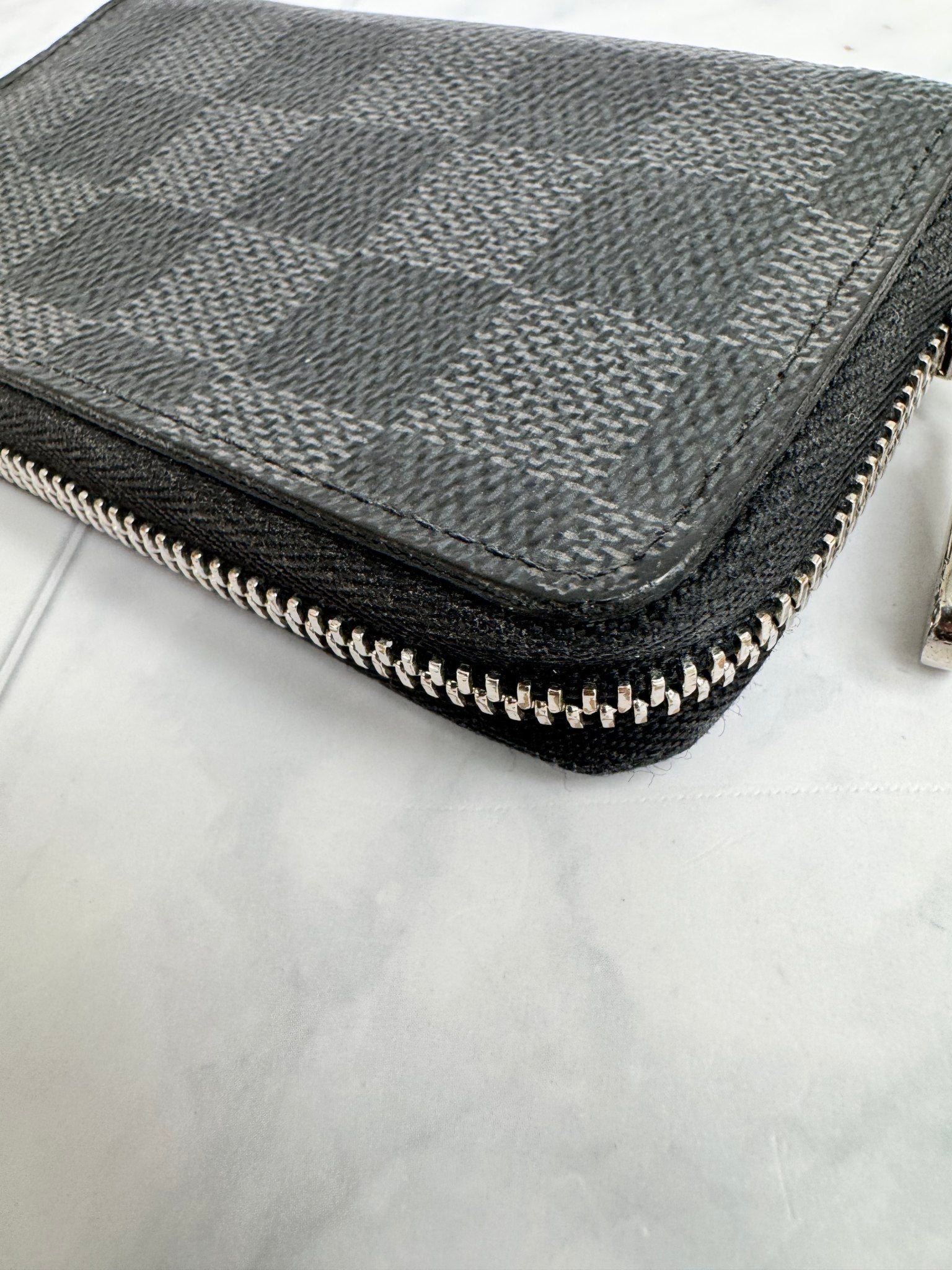 Louis Vuitton Damier Graphite Zippy Coin Wallet