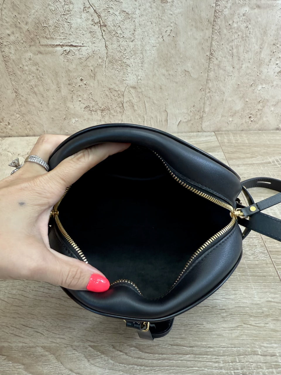 Louis Vuitton Black Vernis Boite Chapeau Souple MM