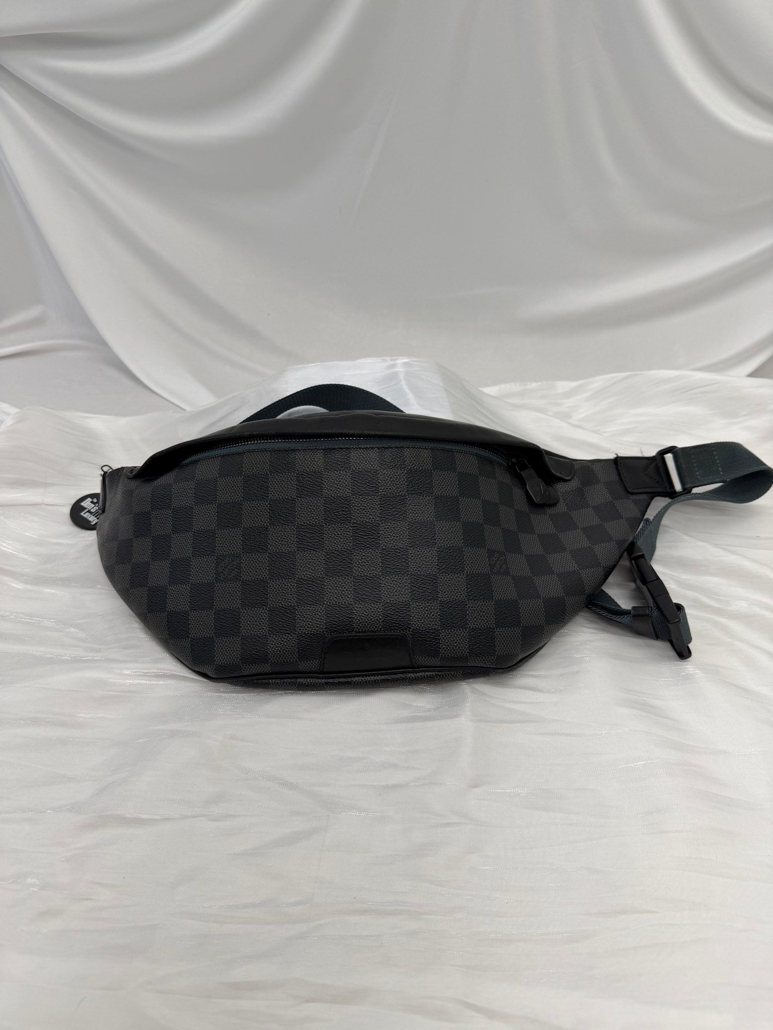 Louis Vuitton Damier Graphite Discovery Bumbag