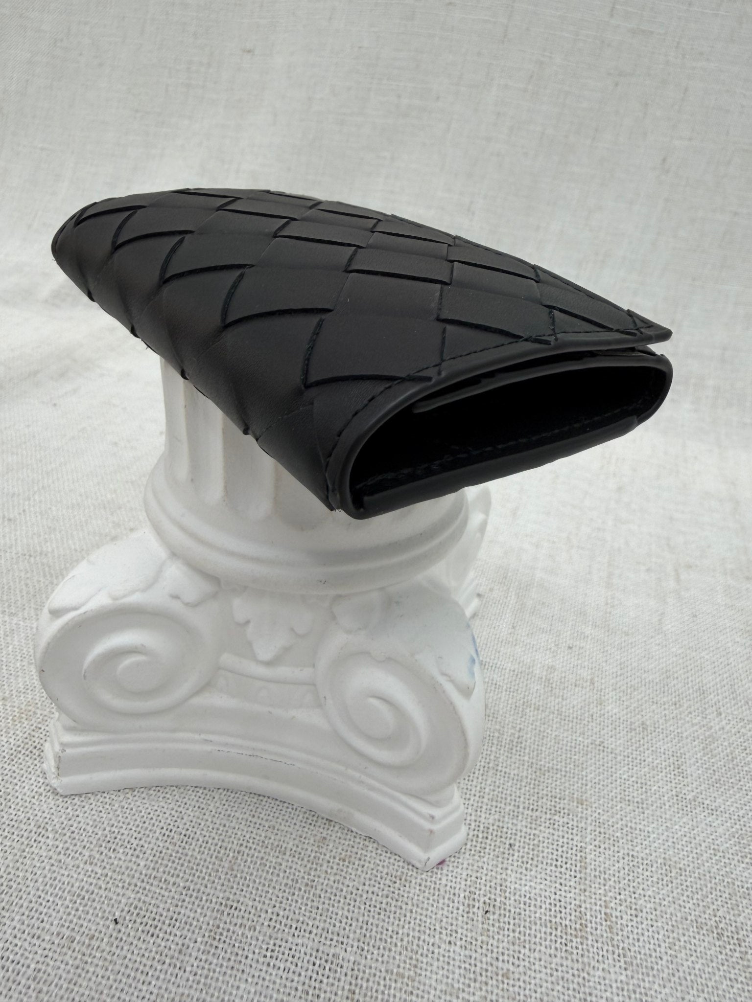 BRAND NEW- Bottega Veneta Black Intrecciato Leather 6 Ring Key Case