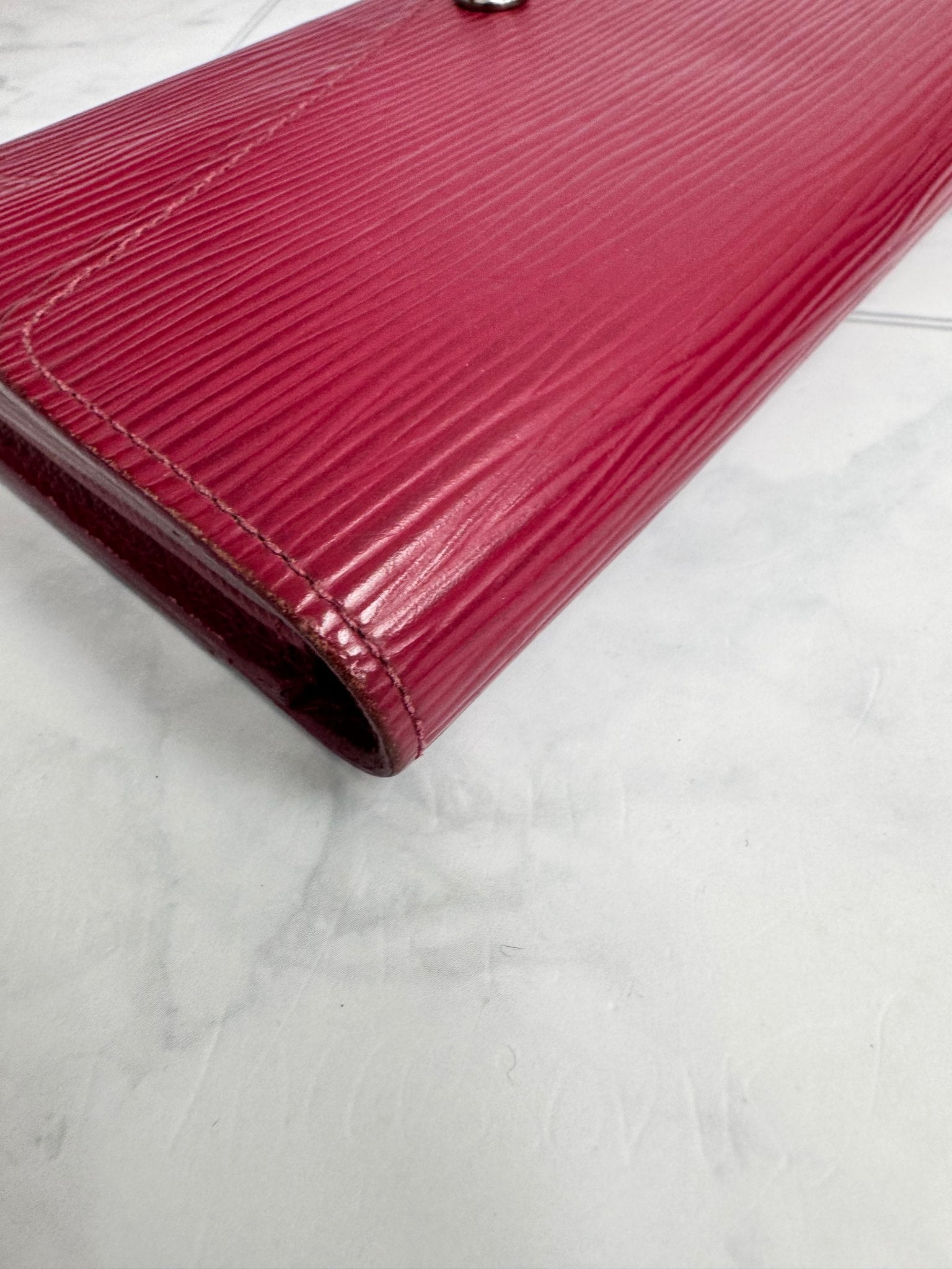 Louis Vuitton Fuchsia Epi Leather Sarah Long Wallet