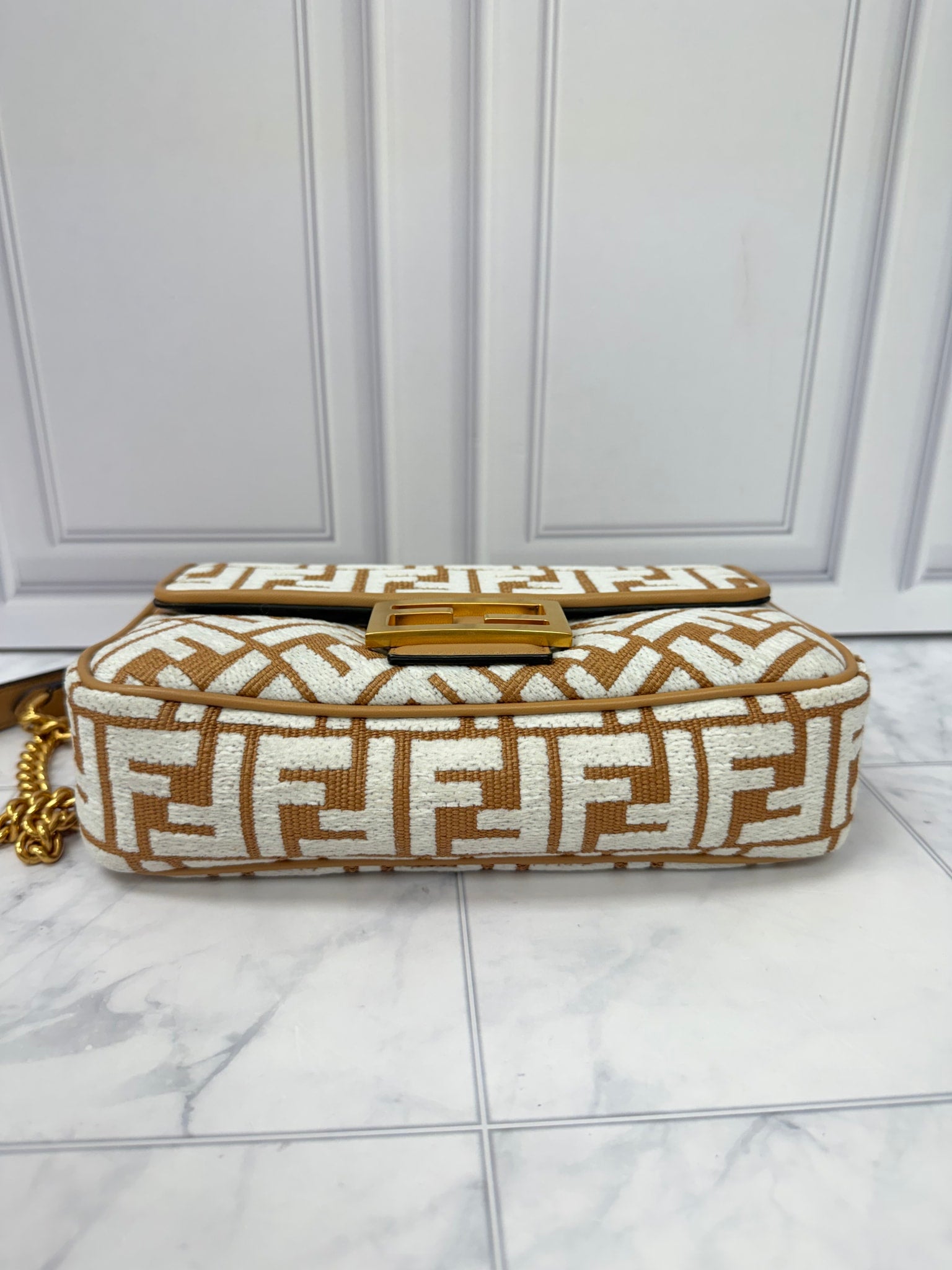 Fendi White And Tan Raffia And Leather Baguette Chain Midi Shoulder Bag