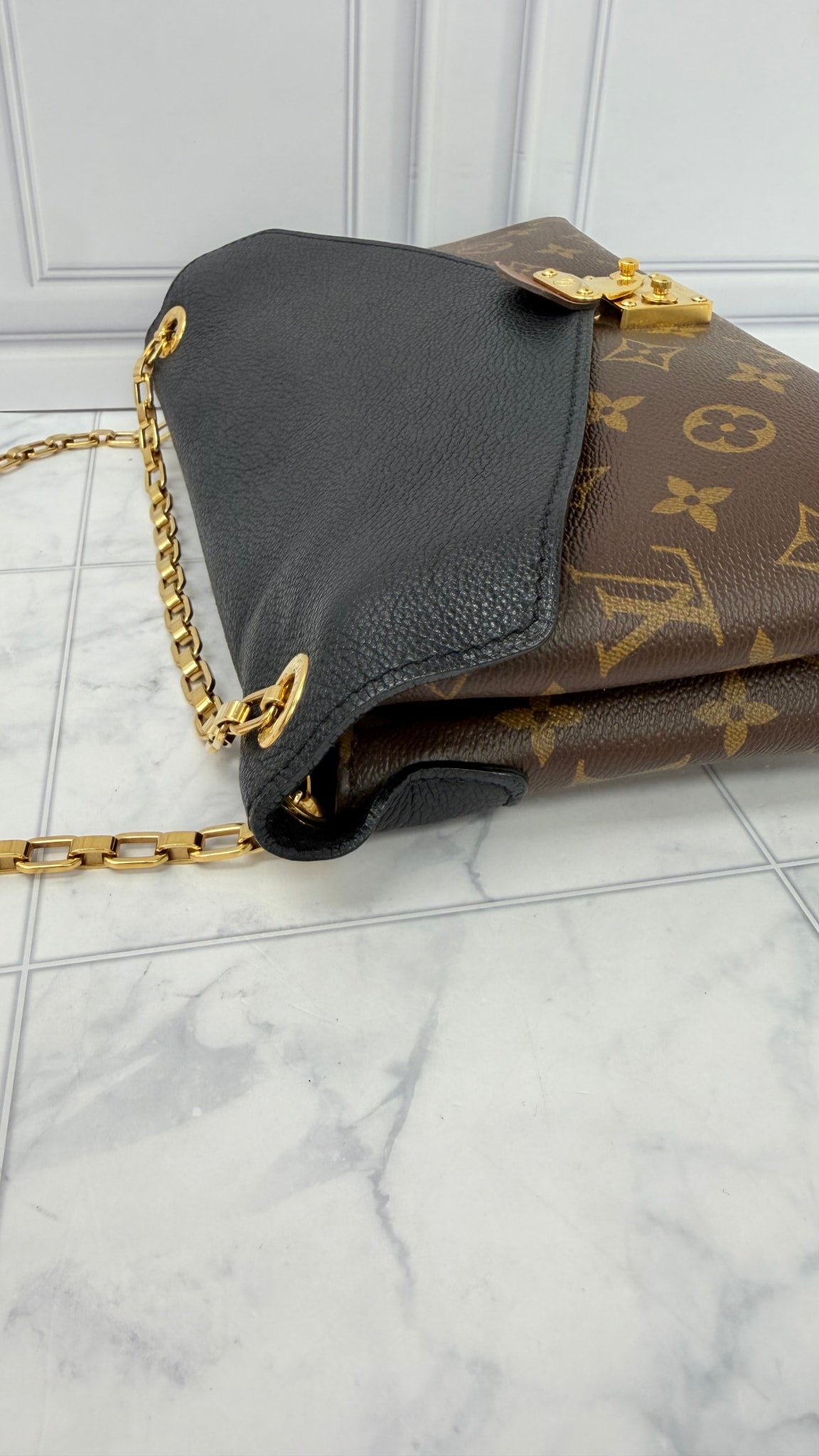 Louis Vuitton Black Monogram Pallas Chain shoulder Bag