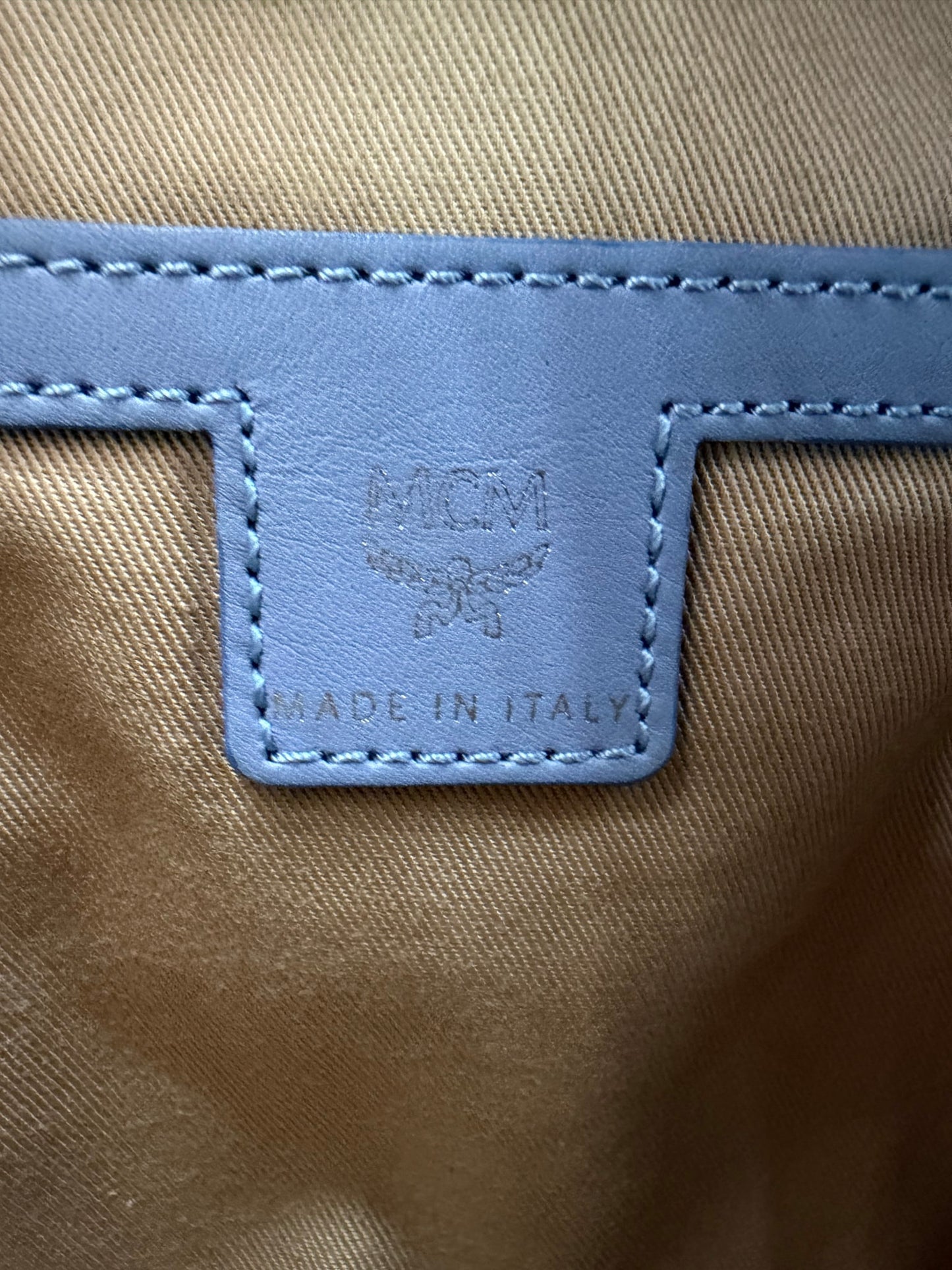 https://res.cloudinary.com/dyql5hig8/image/upload/v1759771289/rmmytsdffffkpsvpzifs.jpg