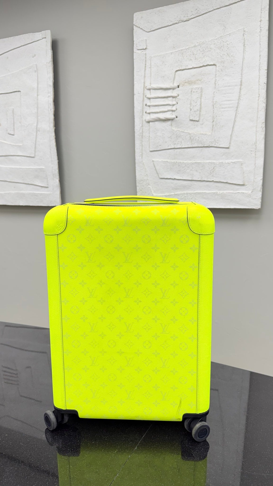 Louis Vuitton Neon Yellow Taiga Monogram Leather Horizon 55 Rolling Suitcase