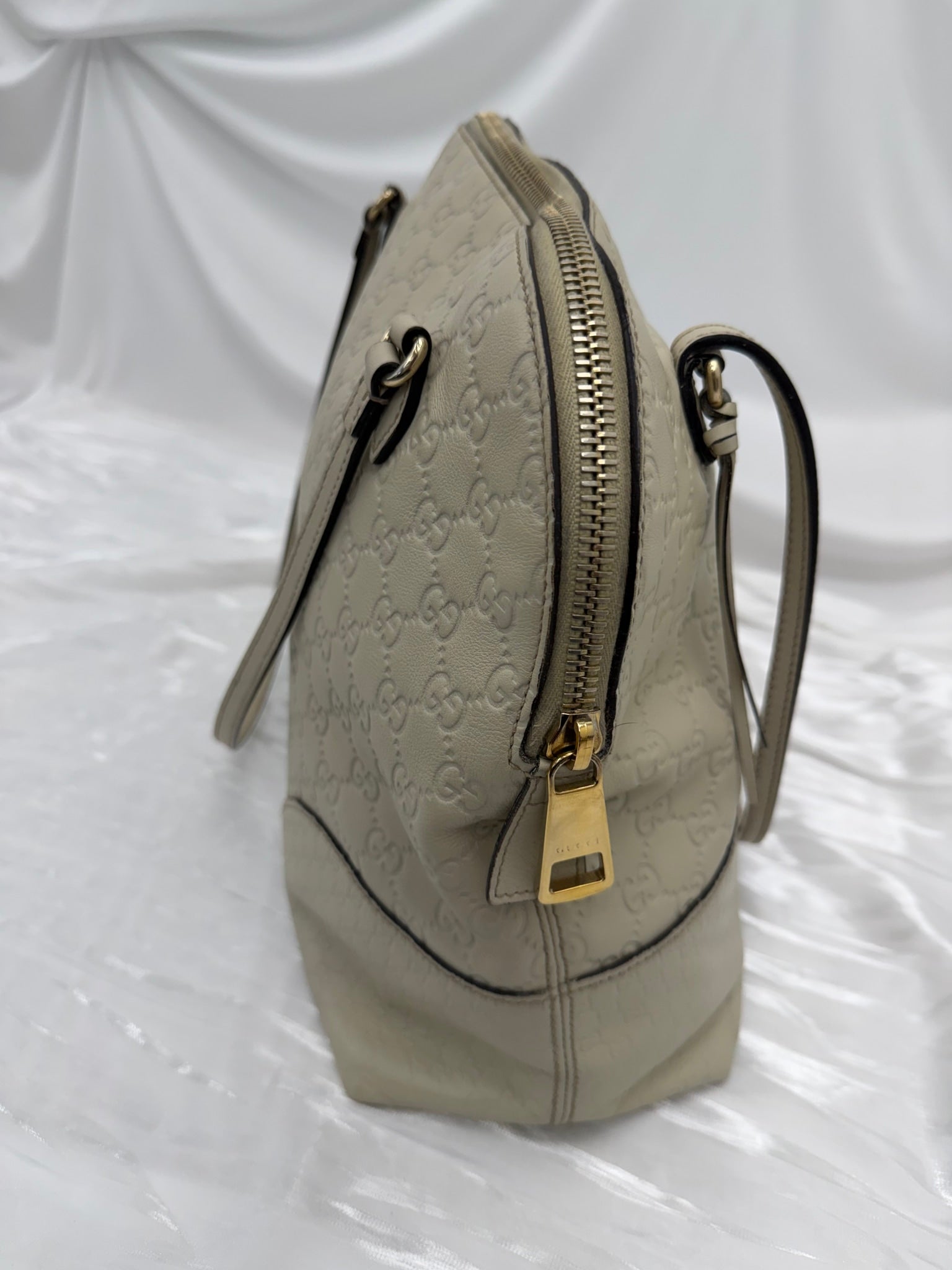 Gucci Ivory Guccissima Interlocking G Dome Tote