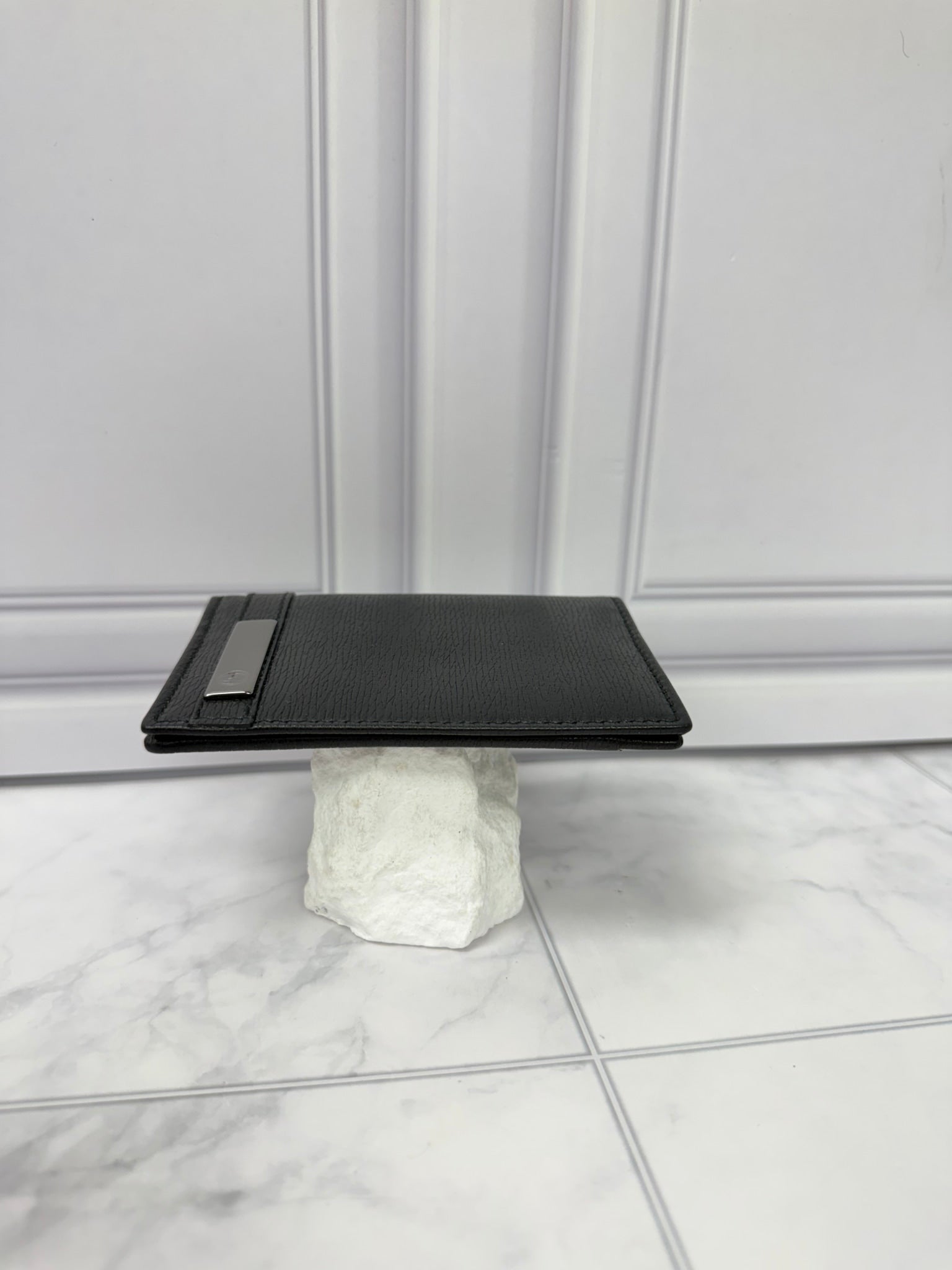 LIKE NEW - Gucci Black Leather Pocket Organizer