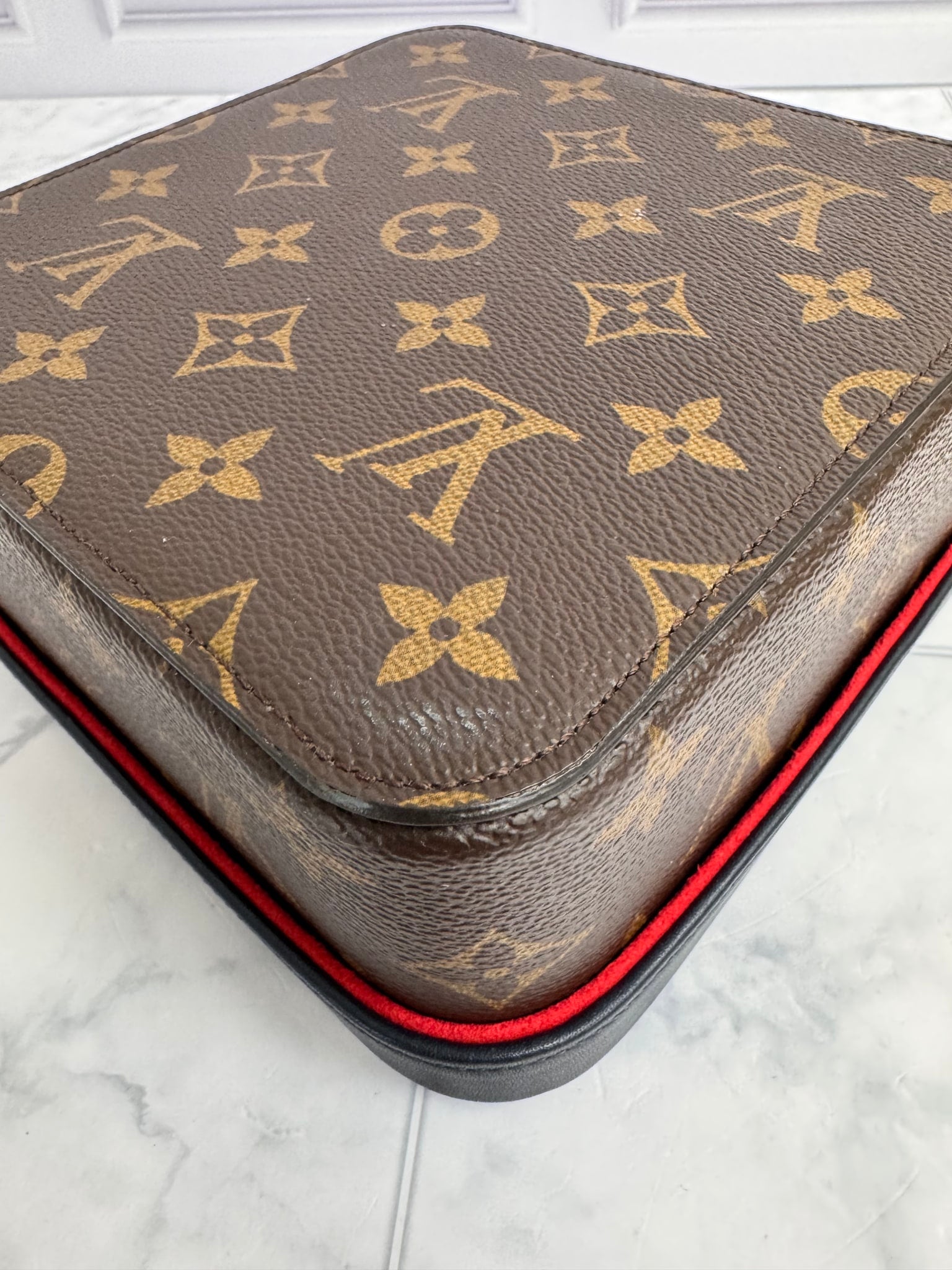 Louis Vuitton Monogram And Navy Leather Boîte Camille Accessory Case GM