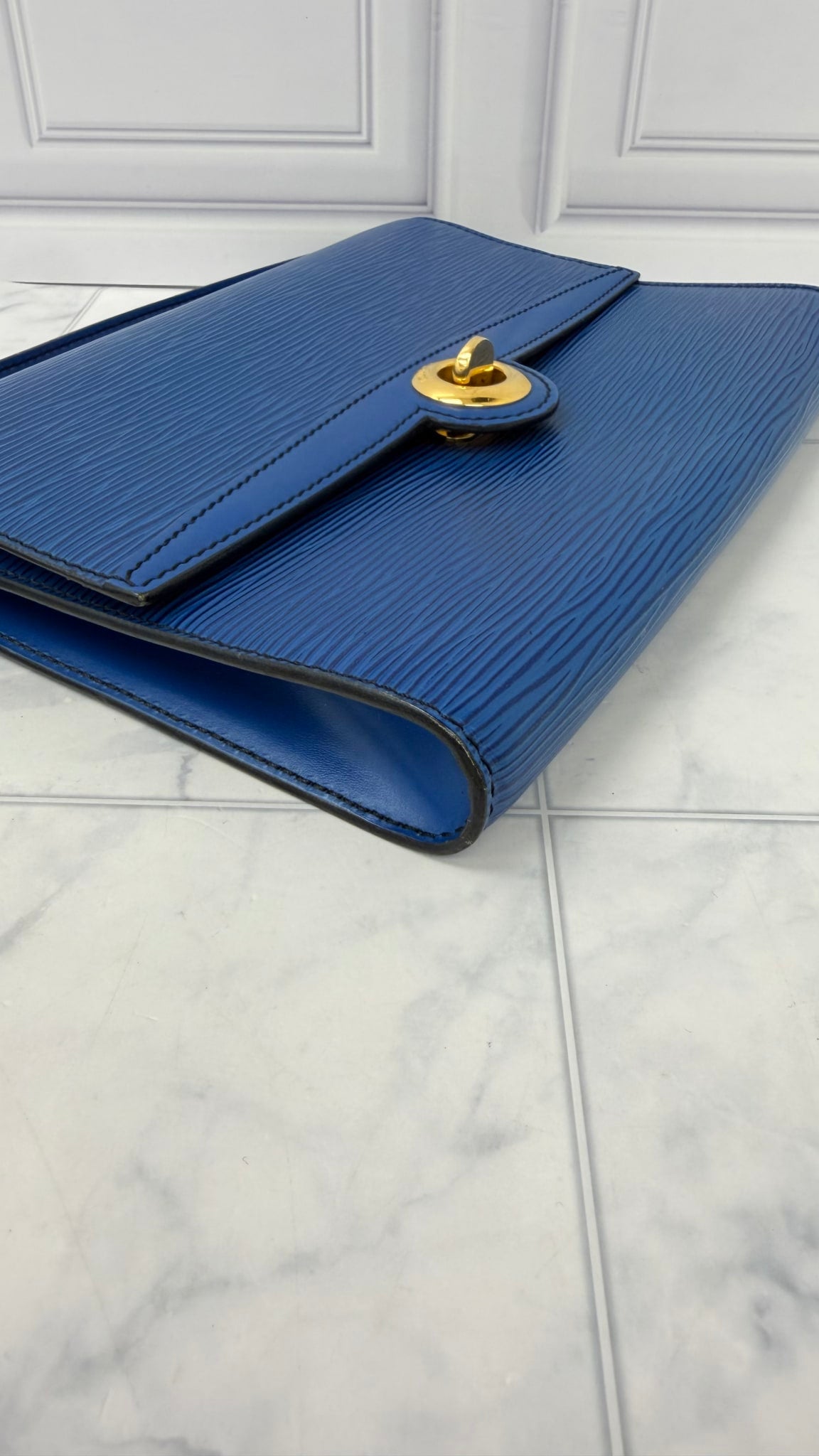 Louis Vuitton Blue Epi Leather Arche Pochette Shoulder Bag