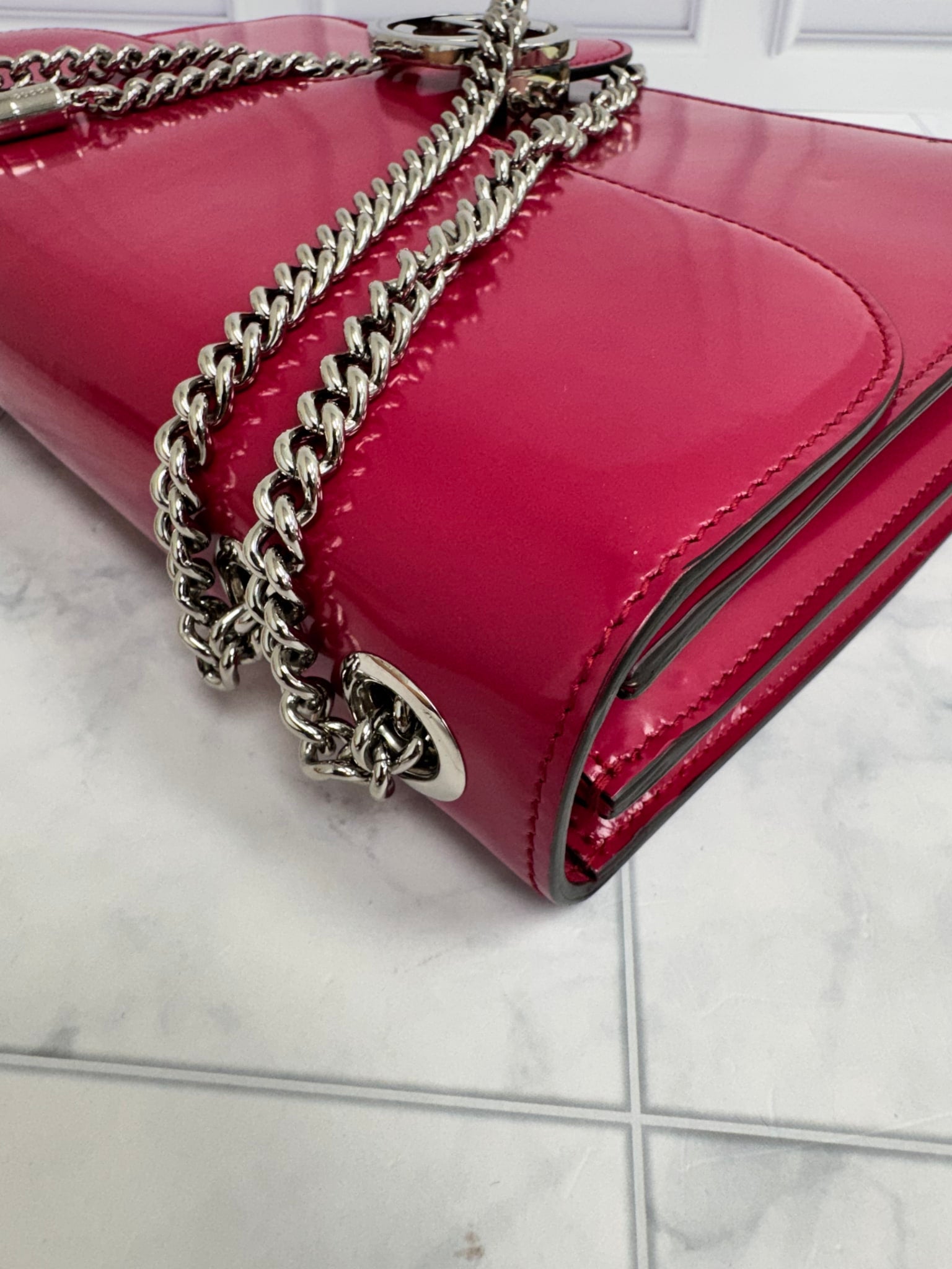 LIKE NEW - Gucci Pink Patent Leather Interlocking G Medium Chain Shoulder Bag