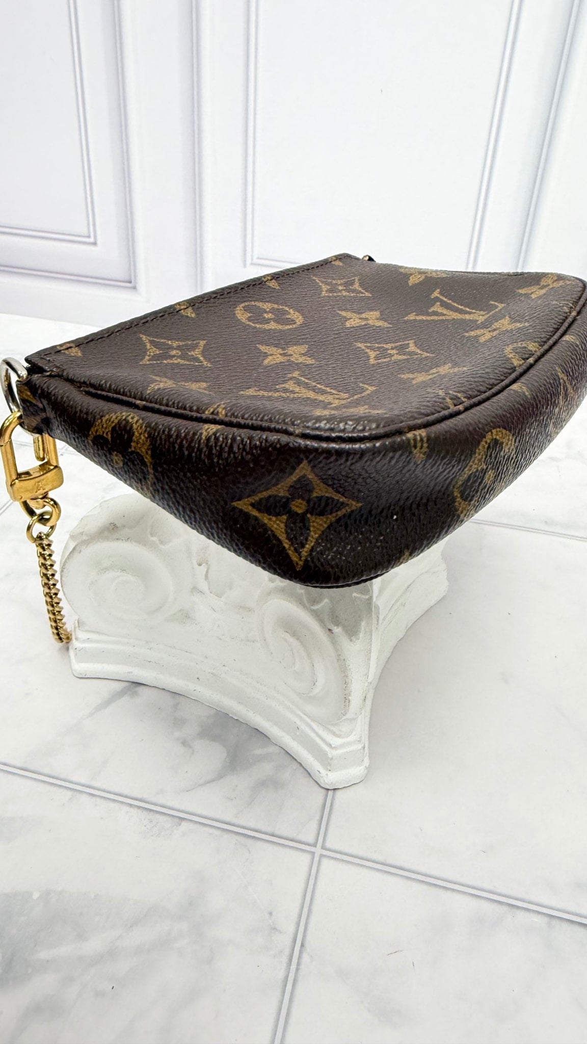 Louis Vuitton Monogram Mini Pochette Accessoires