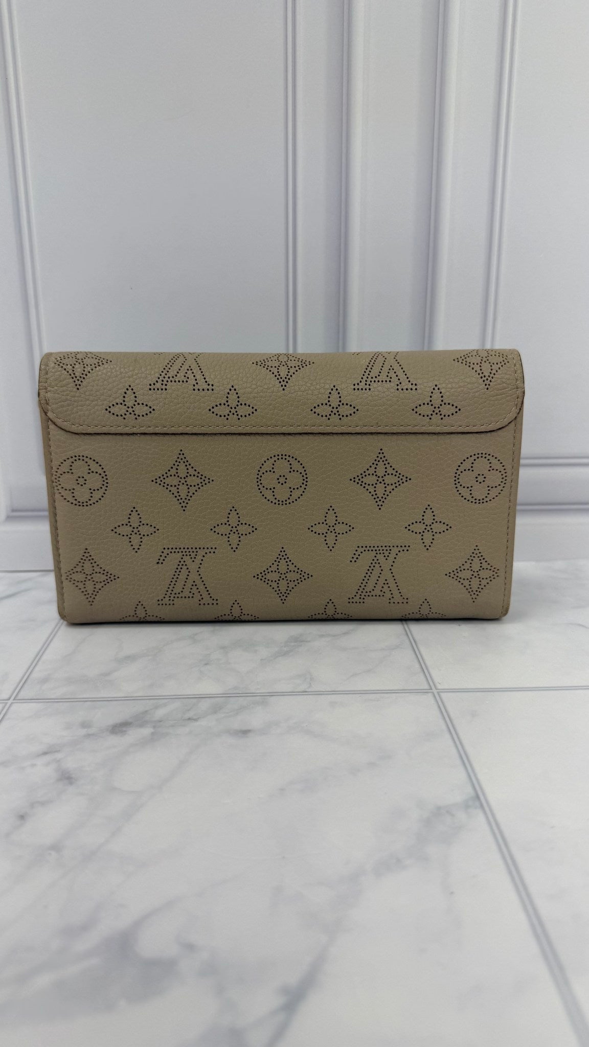 Louis Vuitton Grey Mahina Leather Iris Wallet