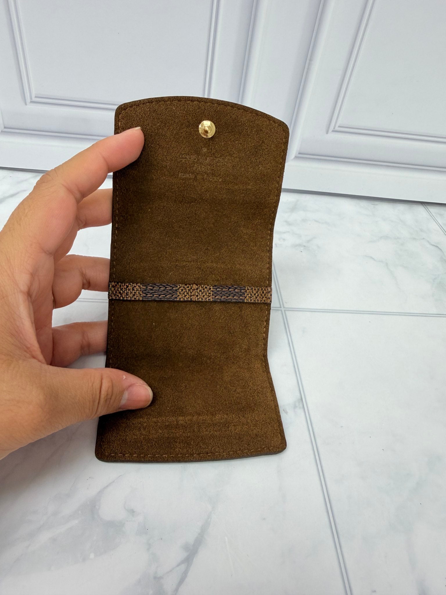 LIKE NEW - Louis Vuitton Damier Ebene Cufflink Case
