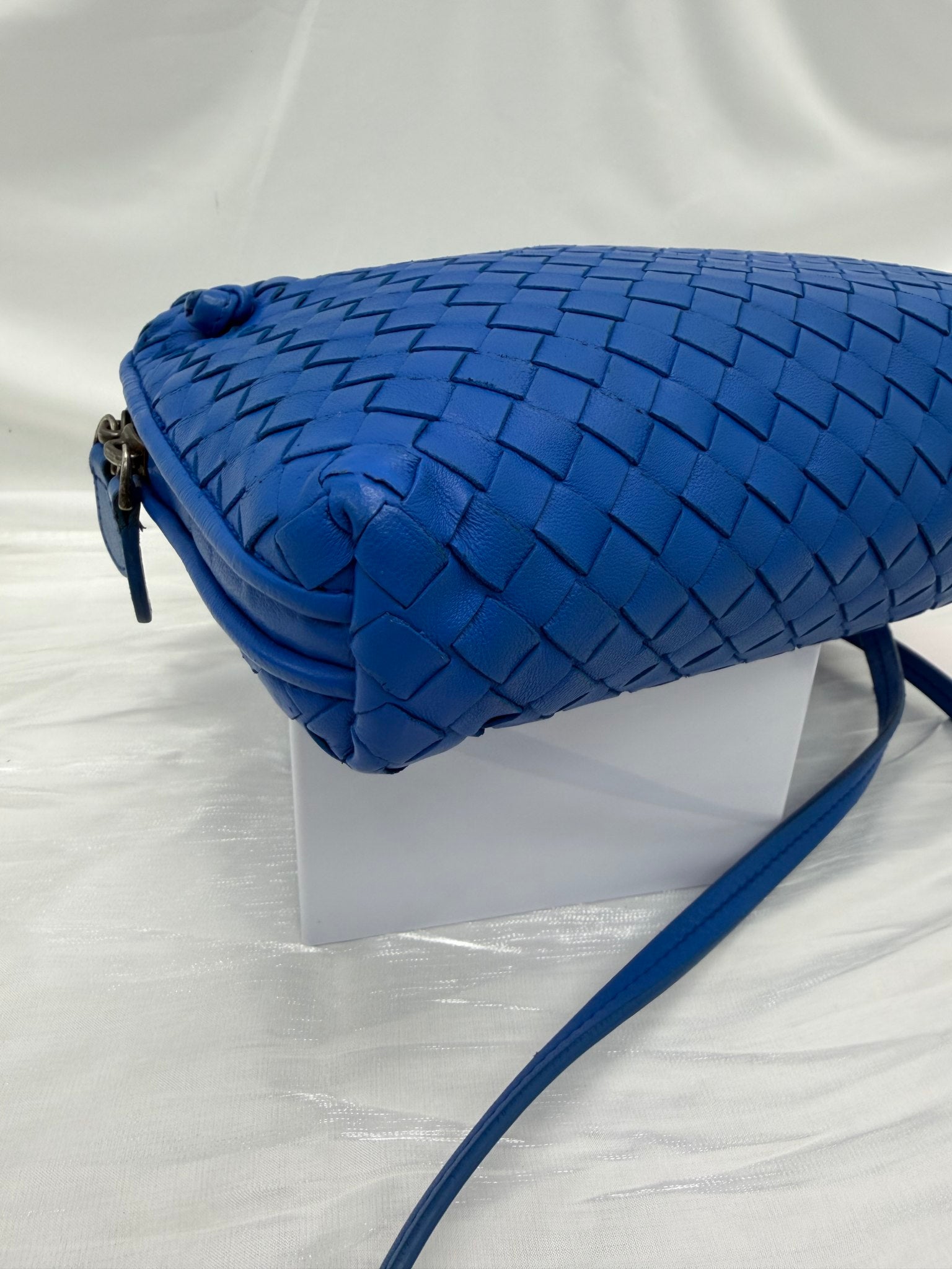 Bottega Veneta Blue Intrecciato Leather Nodini Crossbody